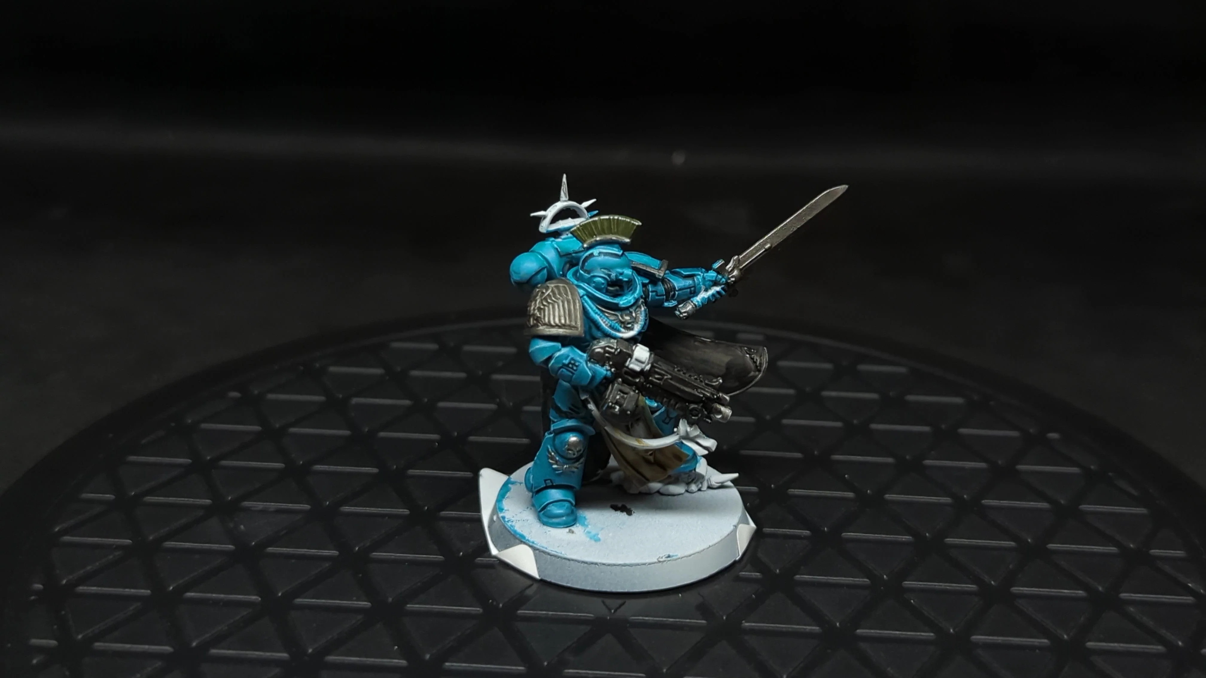 Warhammer 40k Space Marines Primaris Captain x1 - Image 3