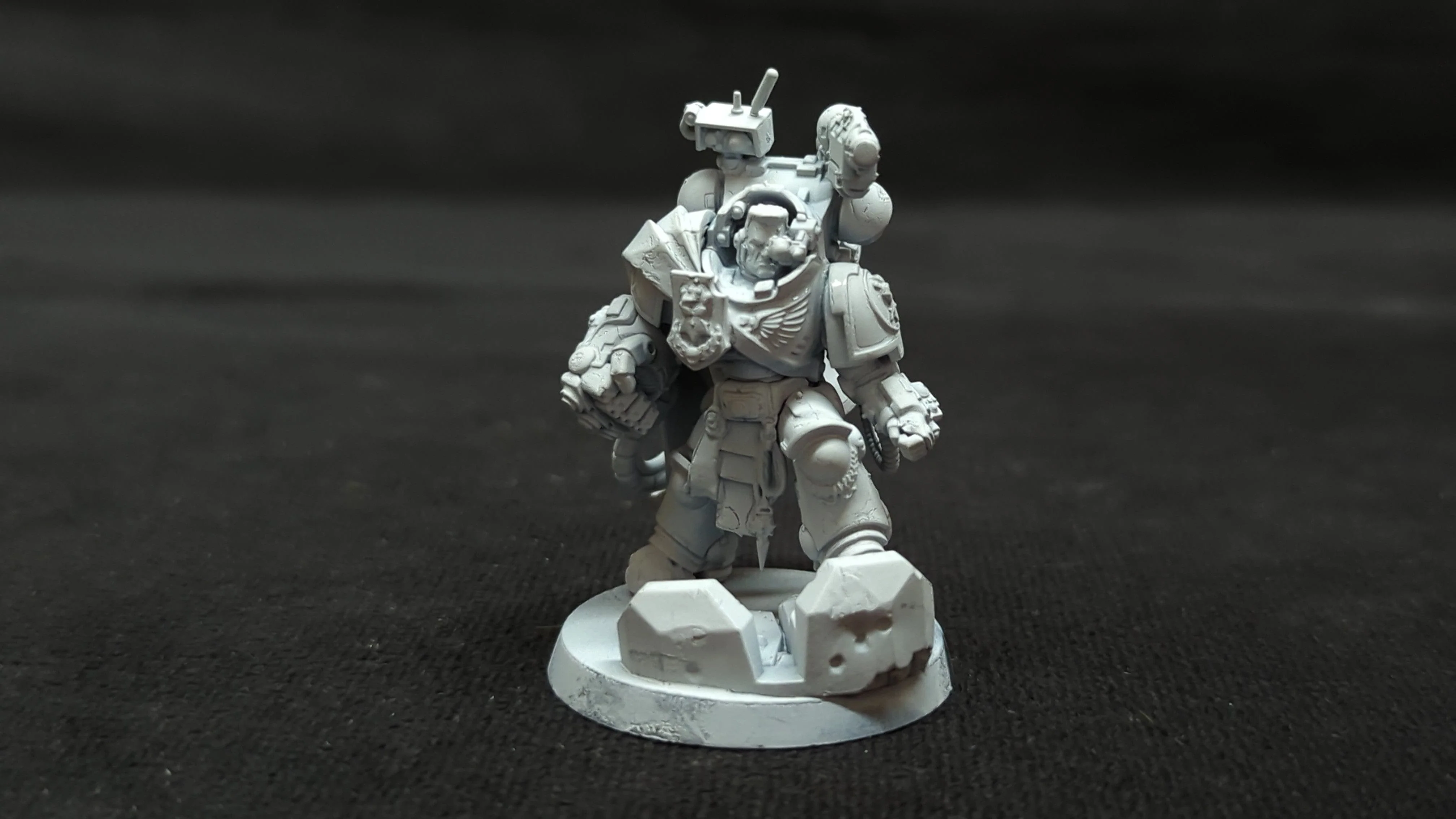 Warhammer 40k Imperial Fists Tor Garadon x1 - Image 2