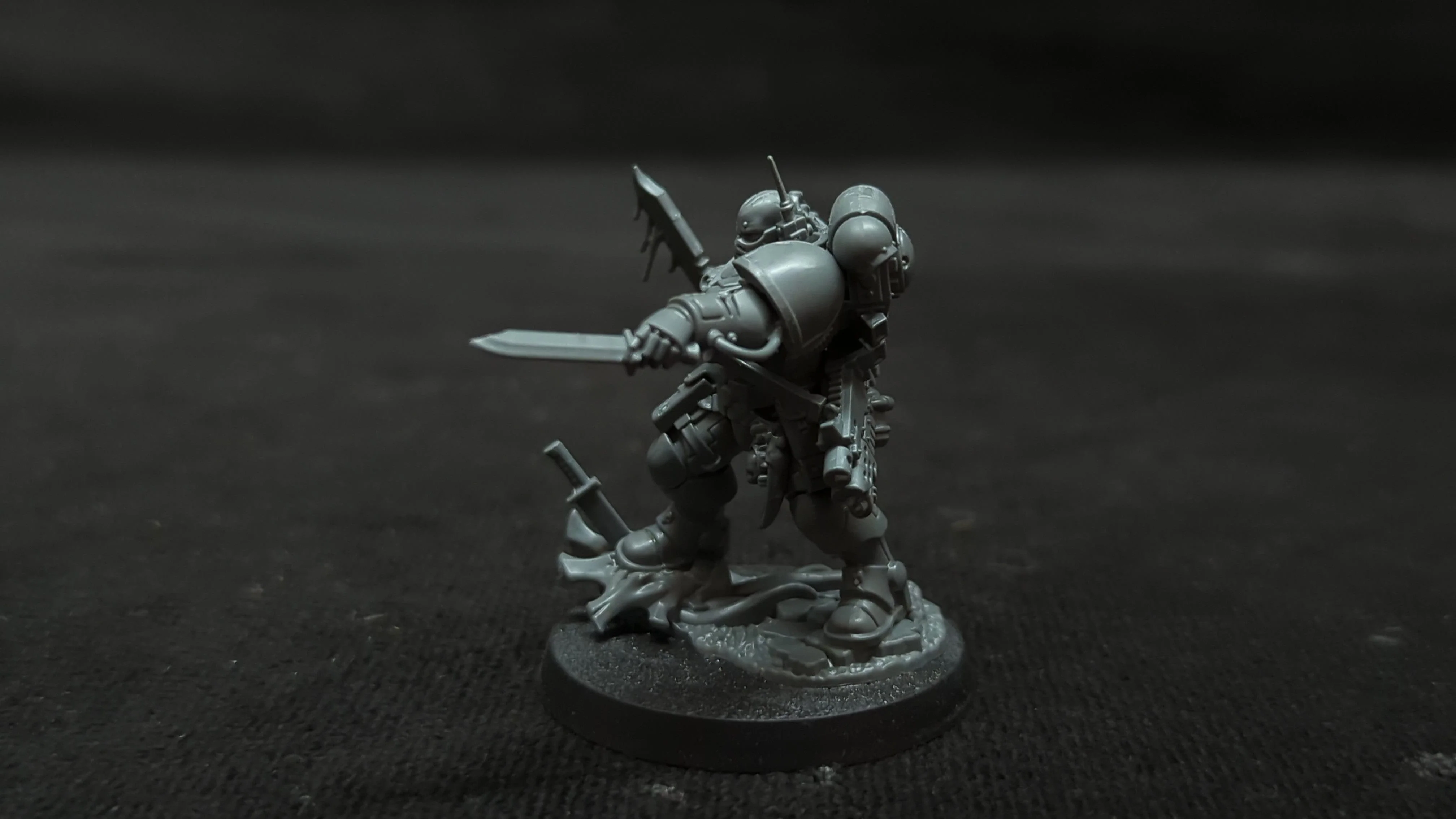 Warhammer 40k Space Marines Lieutenant in Phobos Armor x1 - Image 3