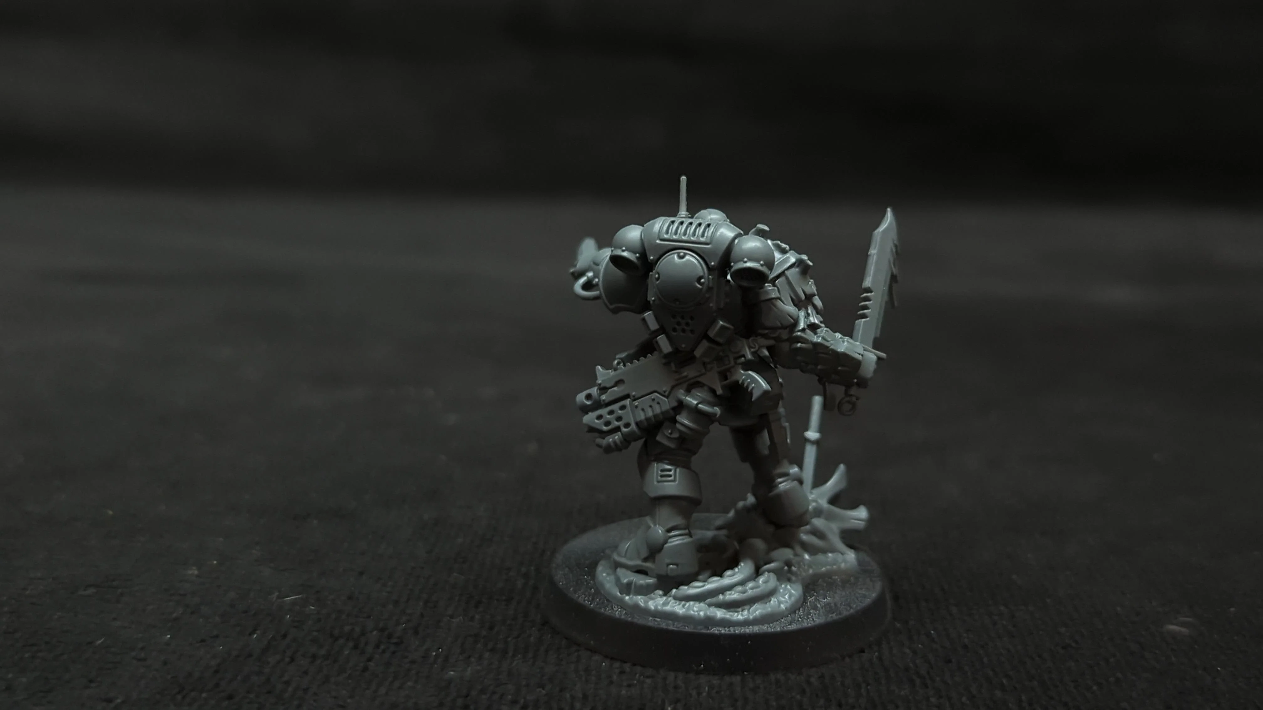 Warhammer 40k Space Marines Lieutenant in Phobos Armor x1 - Image 4