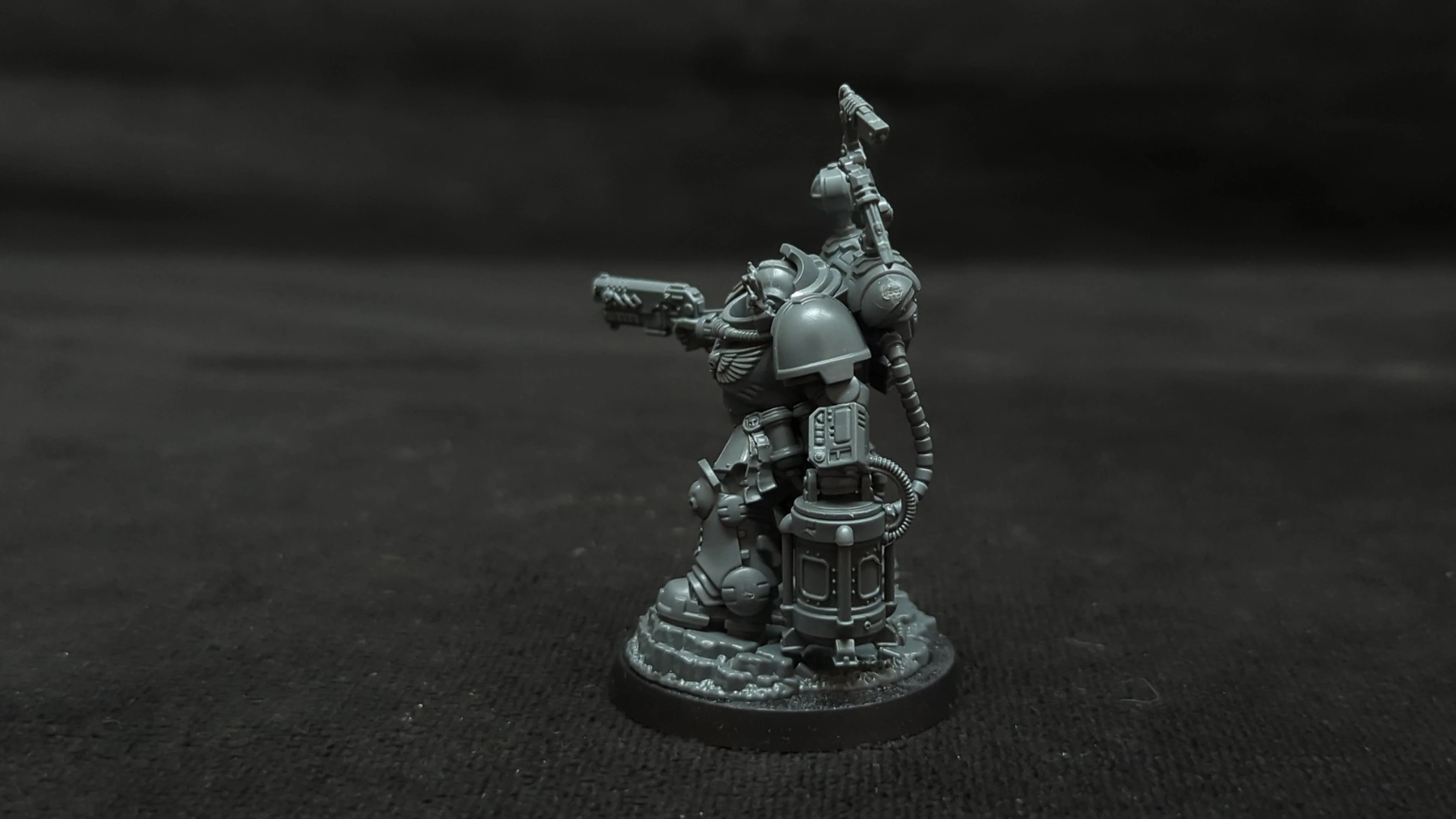 Warhammer 40k Space Marines Apothecary Biologis x1 - Image 3