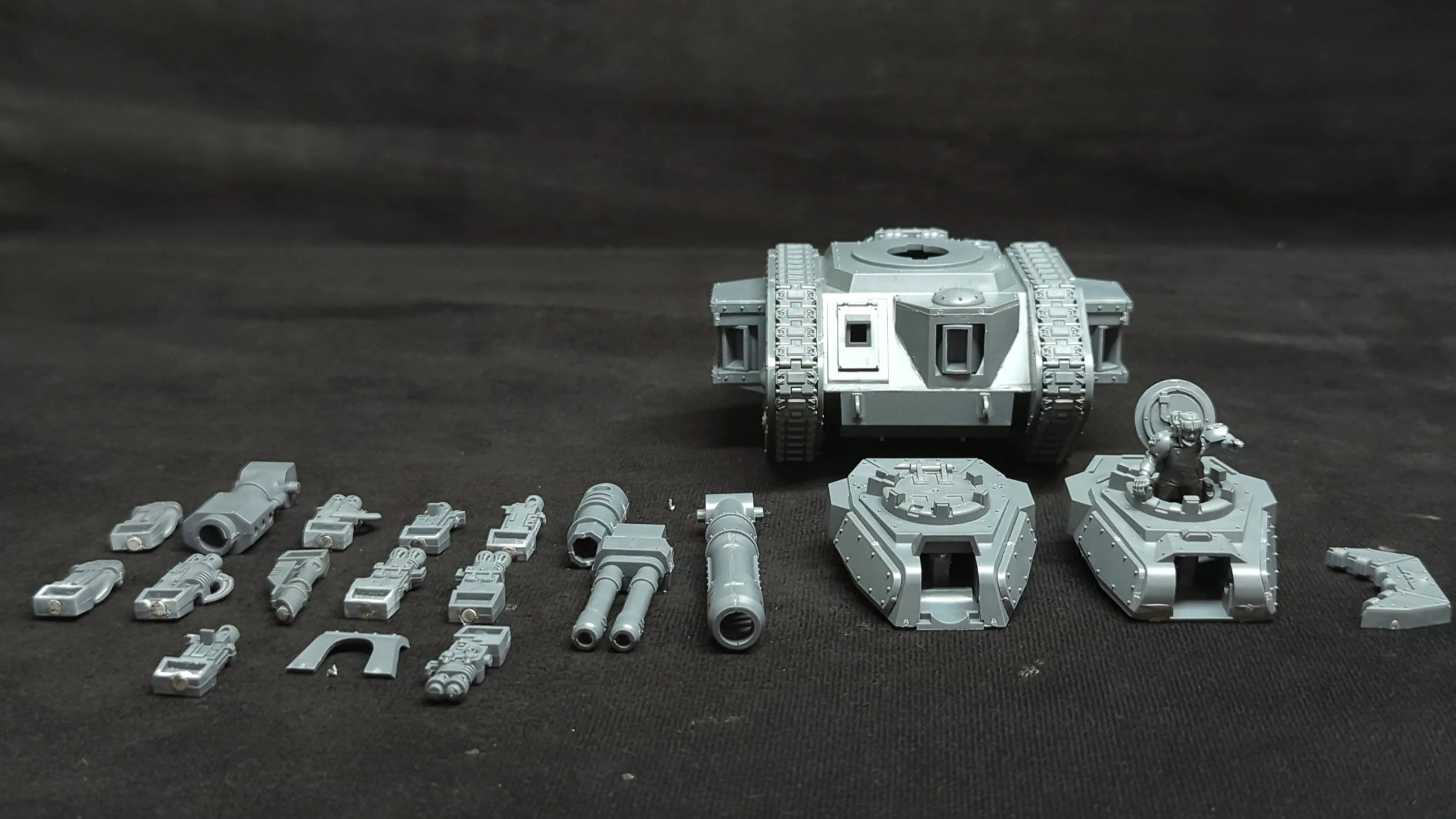 Warhammer 40k Astra Militarum Leman Russ Battle Tank Multi-kit x1 - Image 2