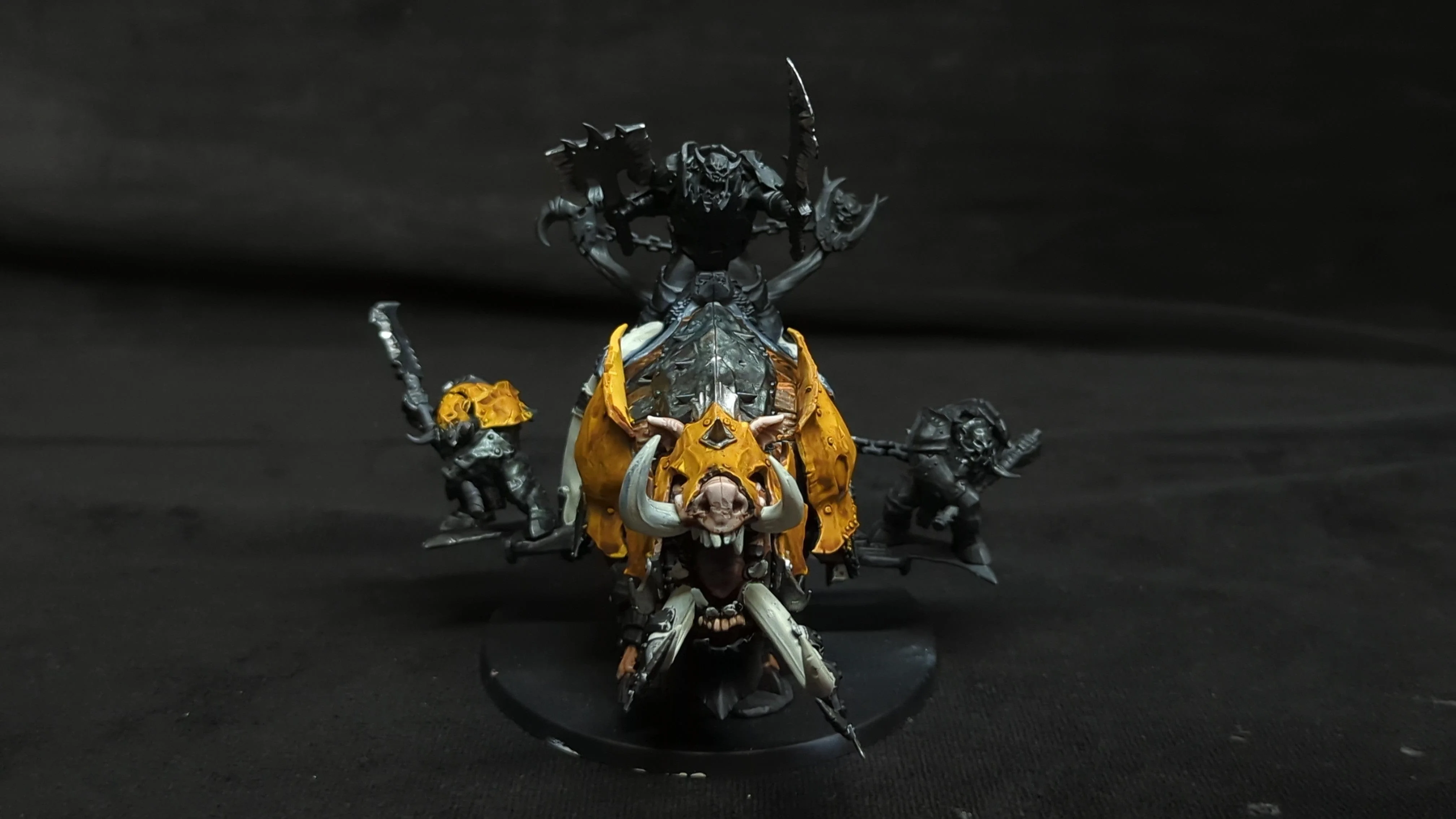 Age of Sigmar Orruk Warclans Tuskboss on Maw-Grunta x1 - Image 2