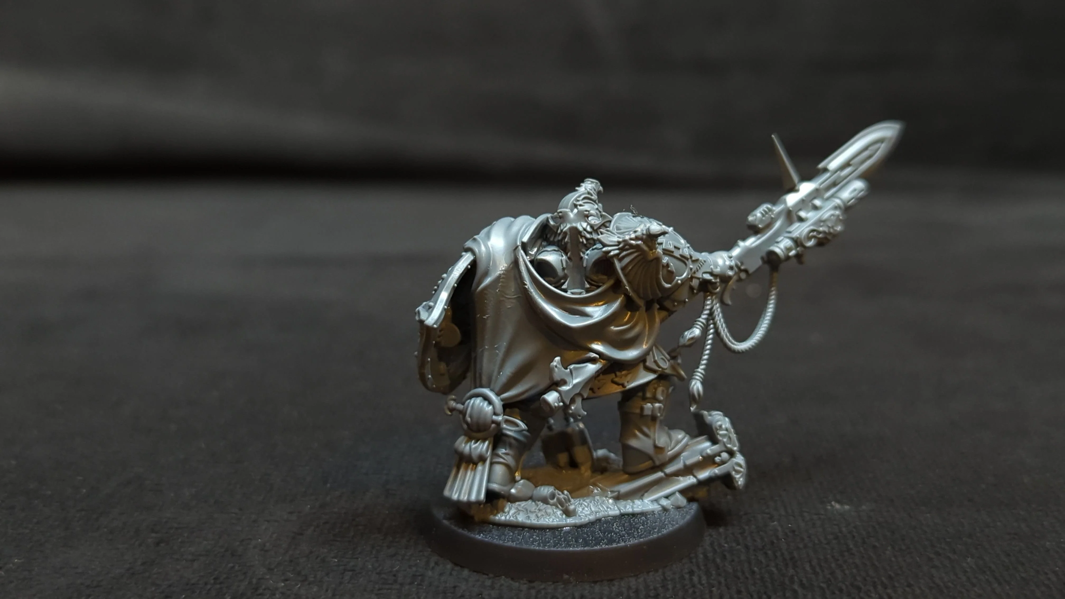 Warhammer 40k Adeptus Custodes Shield Captain x1 - Image 4