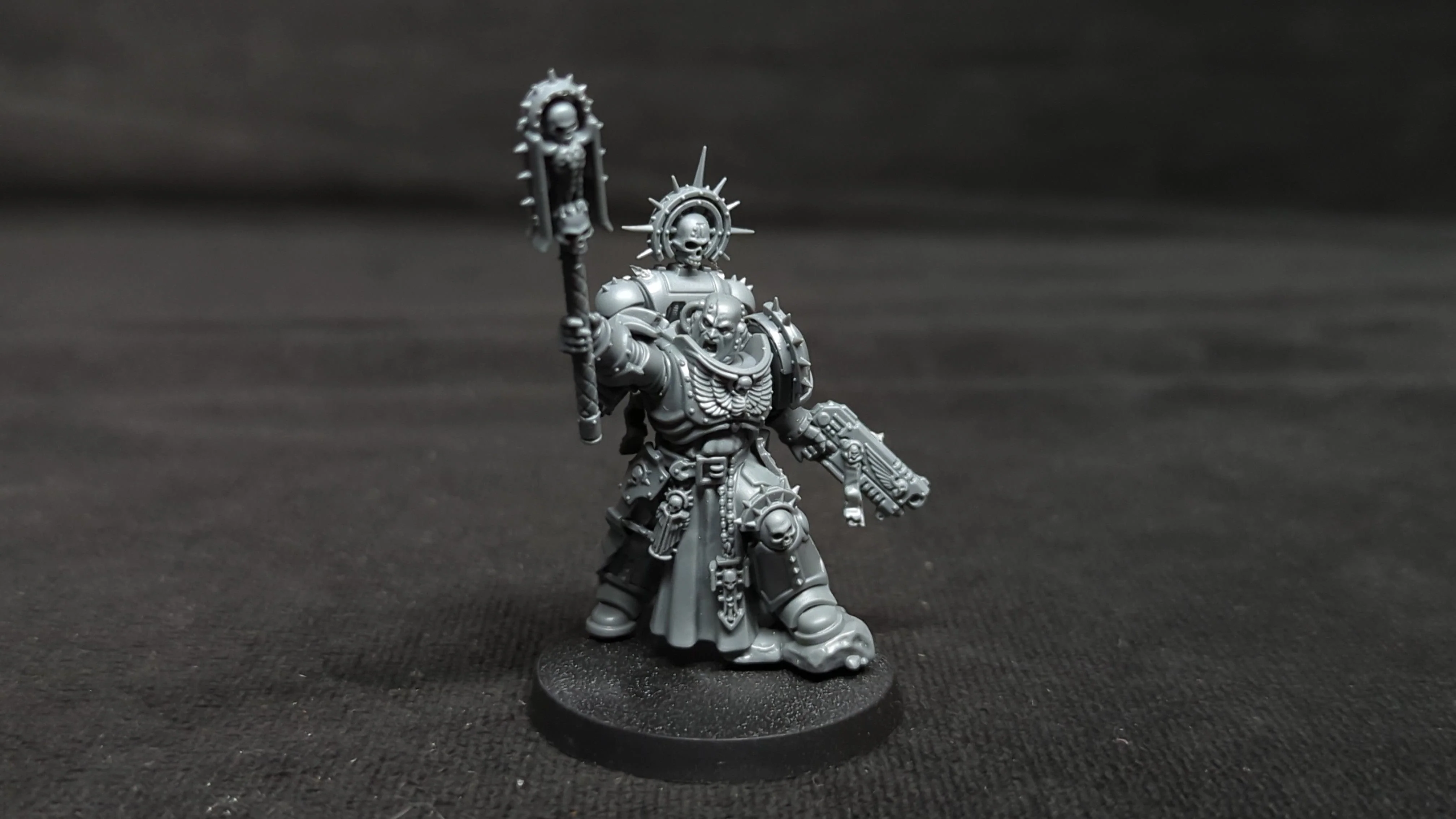 Warhammer 40k Space Marines Primaris Chaplain x1 - Image 2