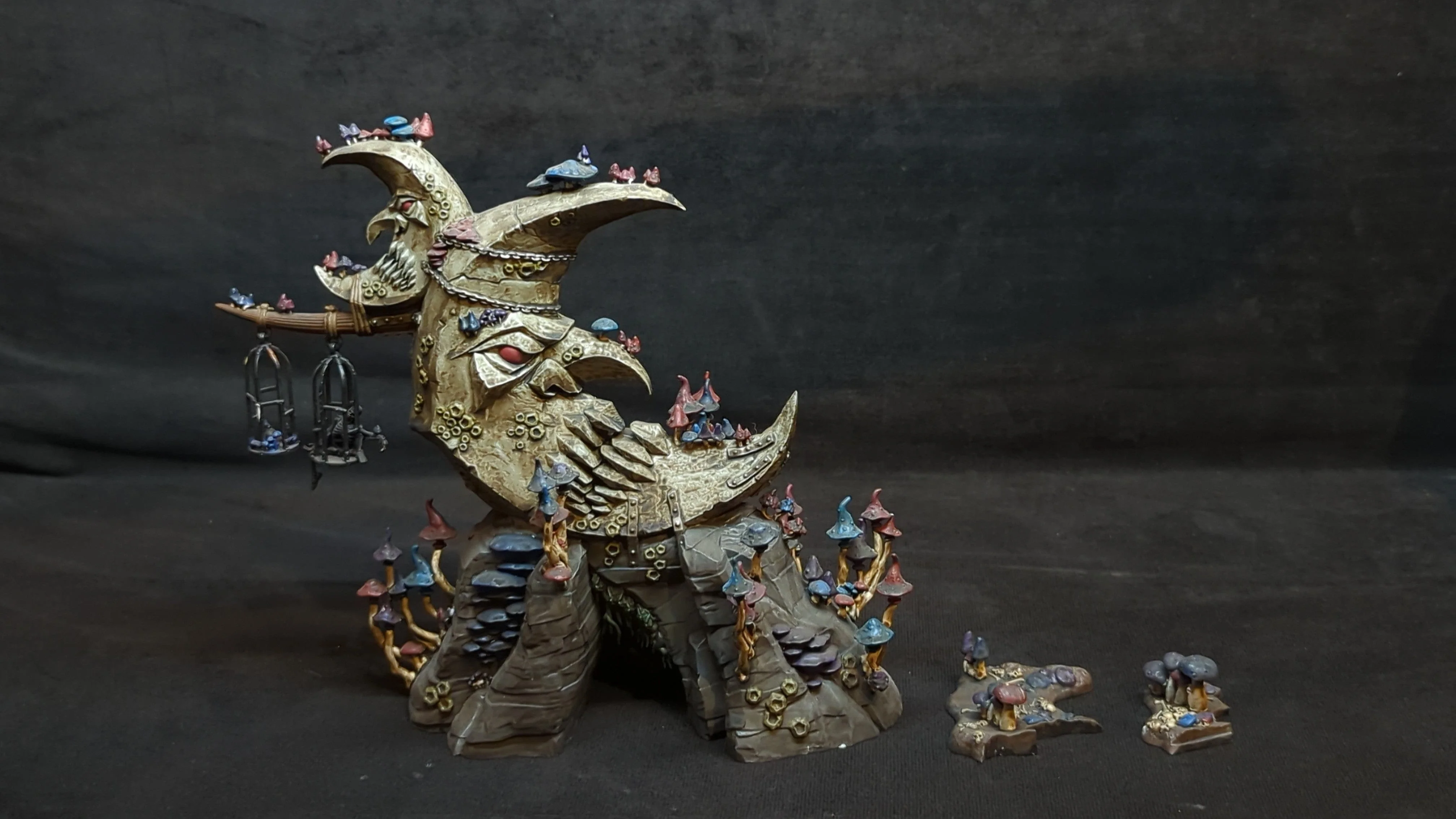 Age of Sigmar Gloomspite Gitz Bad Moon Loonshrine x1 Painted - Image 3