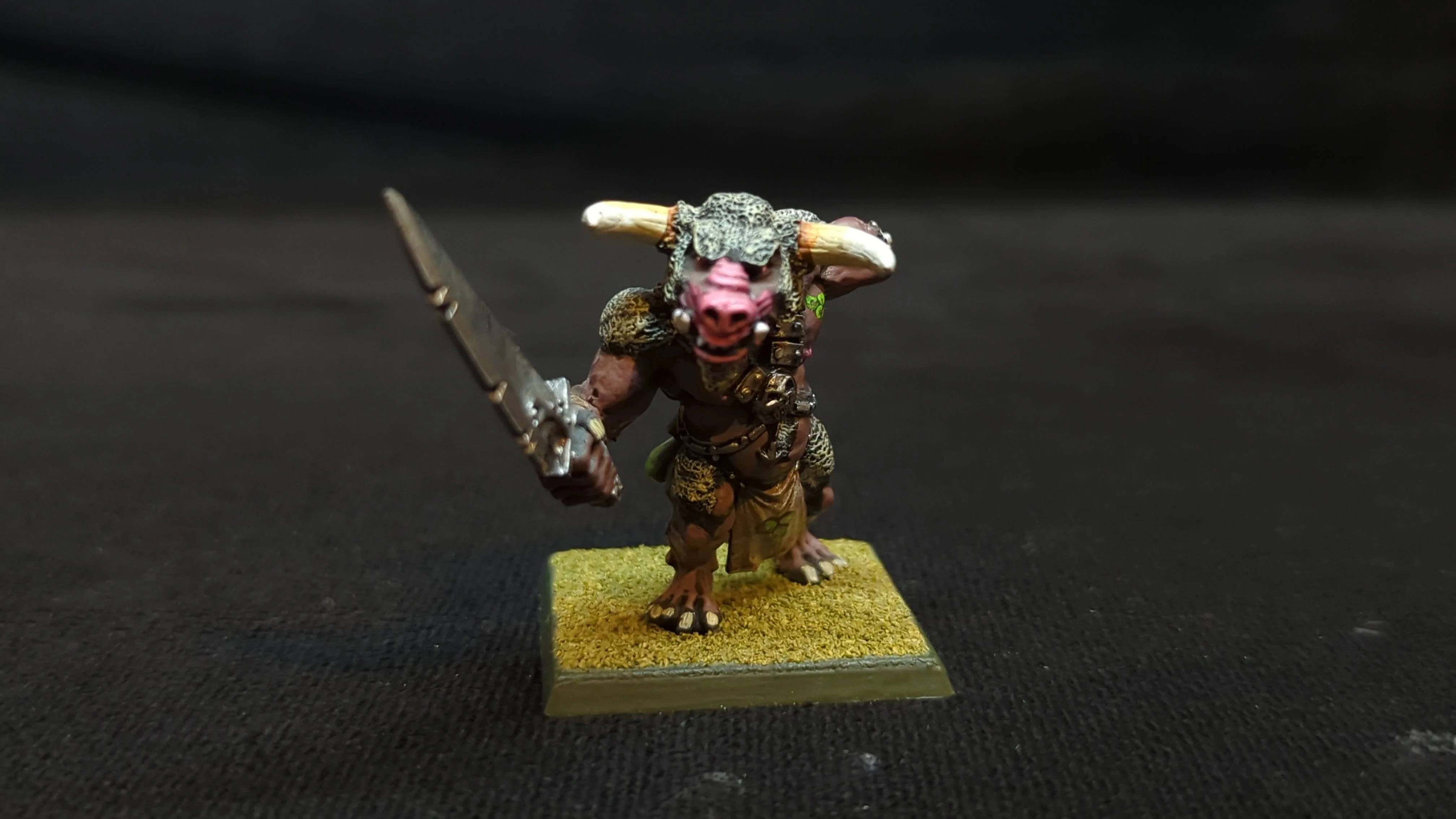 Age of Sigmar The Old World Beastman Breyherds Doombull x1 OOP Painted - Image 2