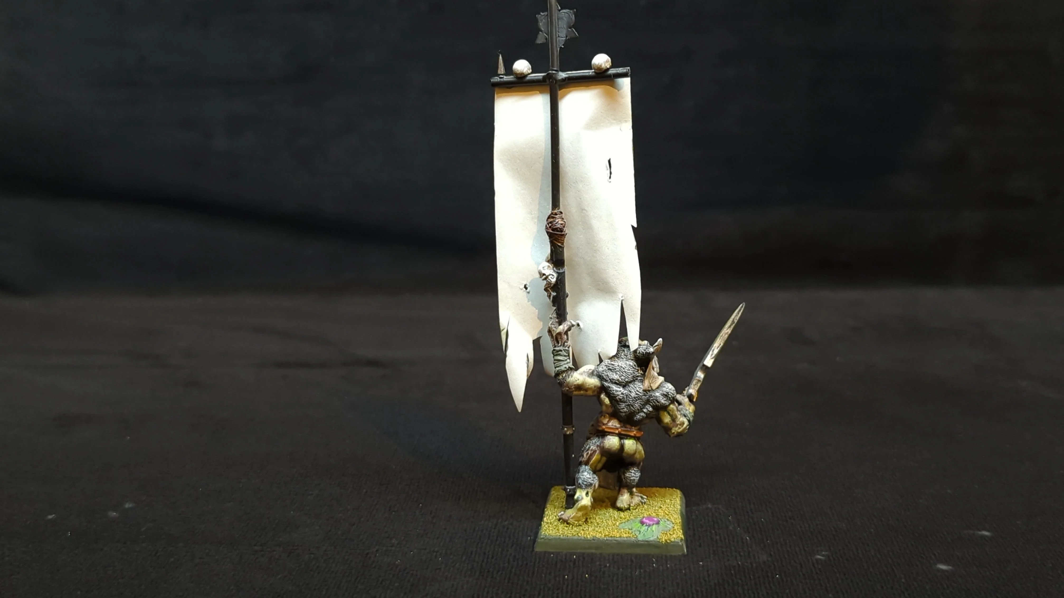Age of Sigmar The Old World Beastman Minotaur with Standard x1 OOP Painted - Image 3