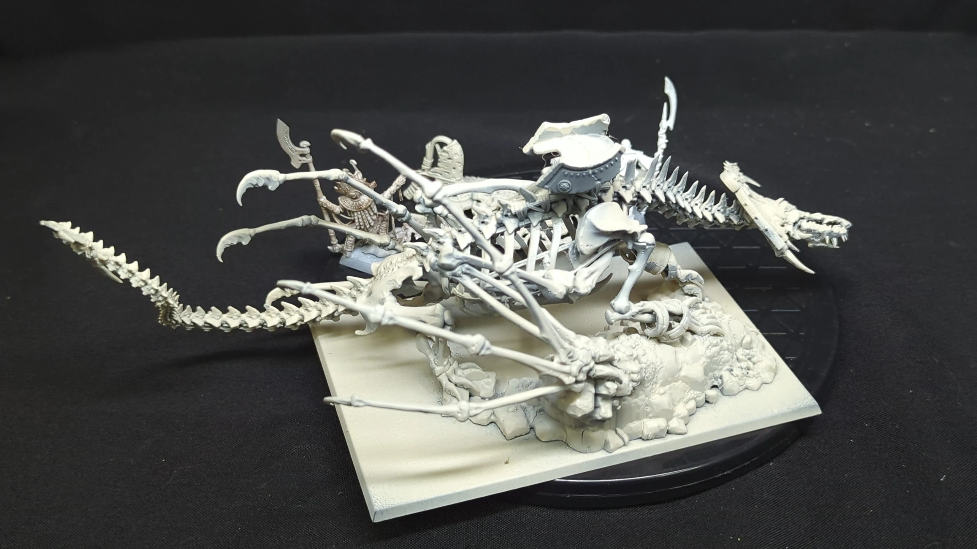 The Old World Tomb King/Liche Priest on Necrolith Bone Dragon x1 - Image 2