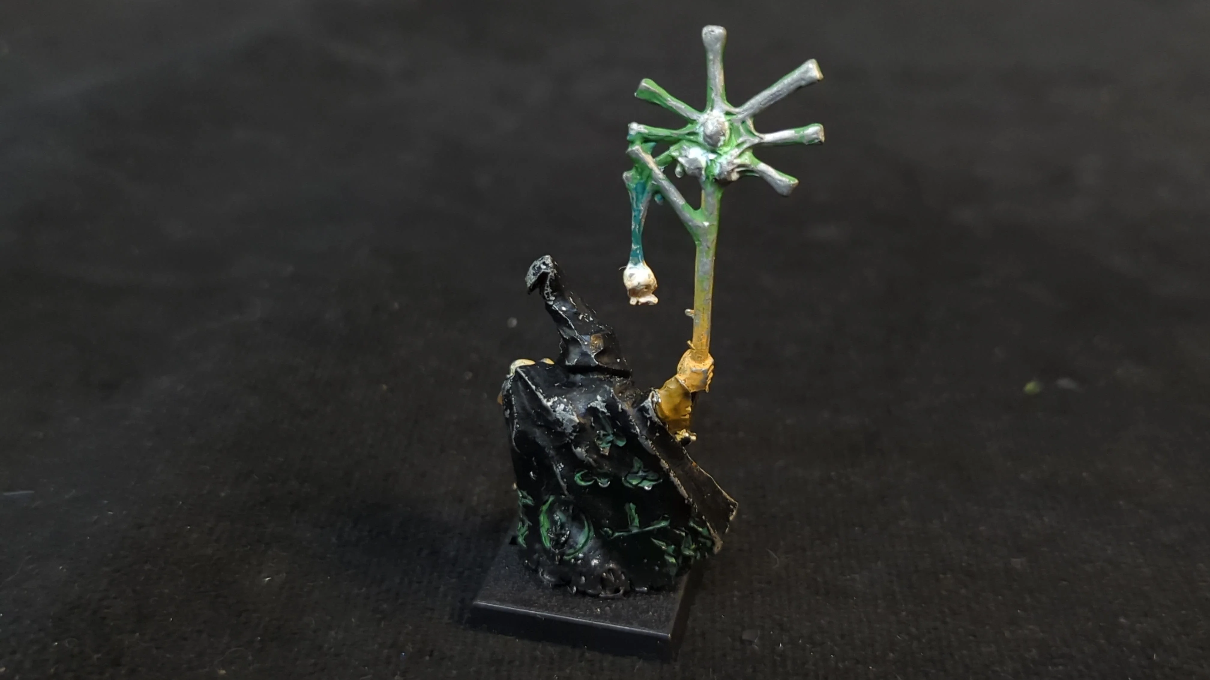 The Old World Warriors of Chaos Nurgle Sorcerer x1 - Image 2