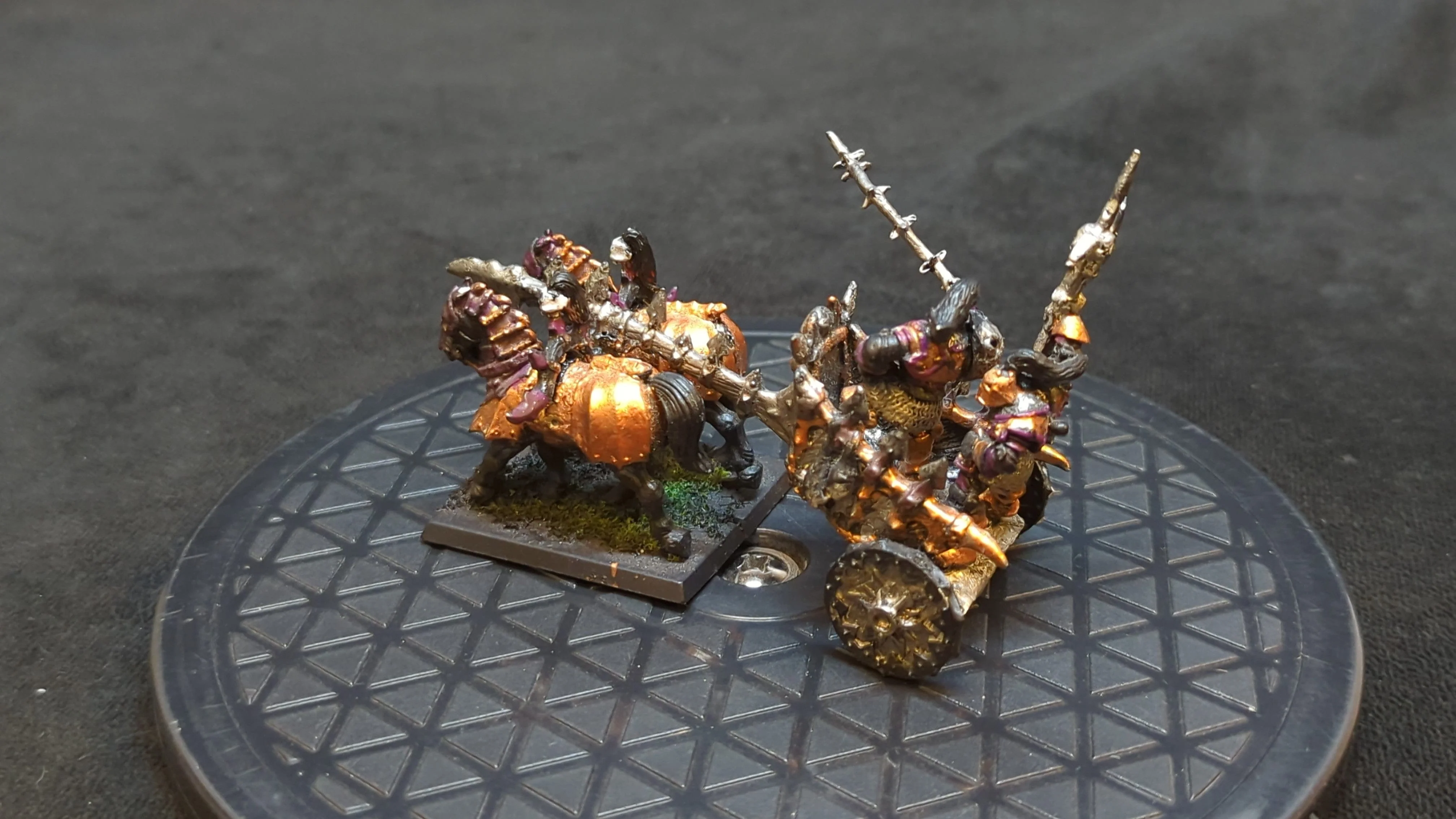 Age of Sigmar Slaves to Darkness Chaos Chariot (OOP Metal) x1 OOP Painted - Image 2