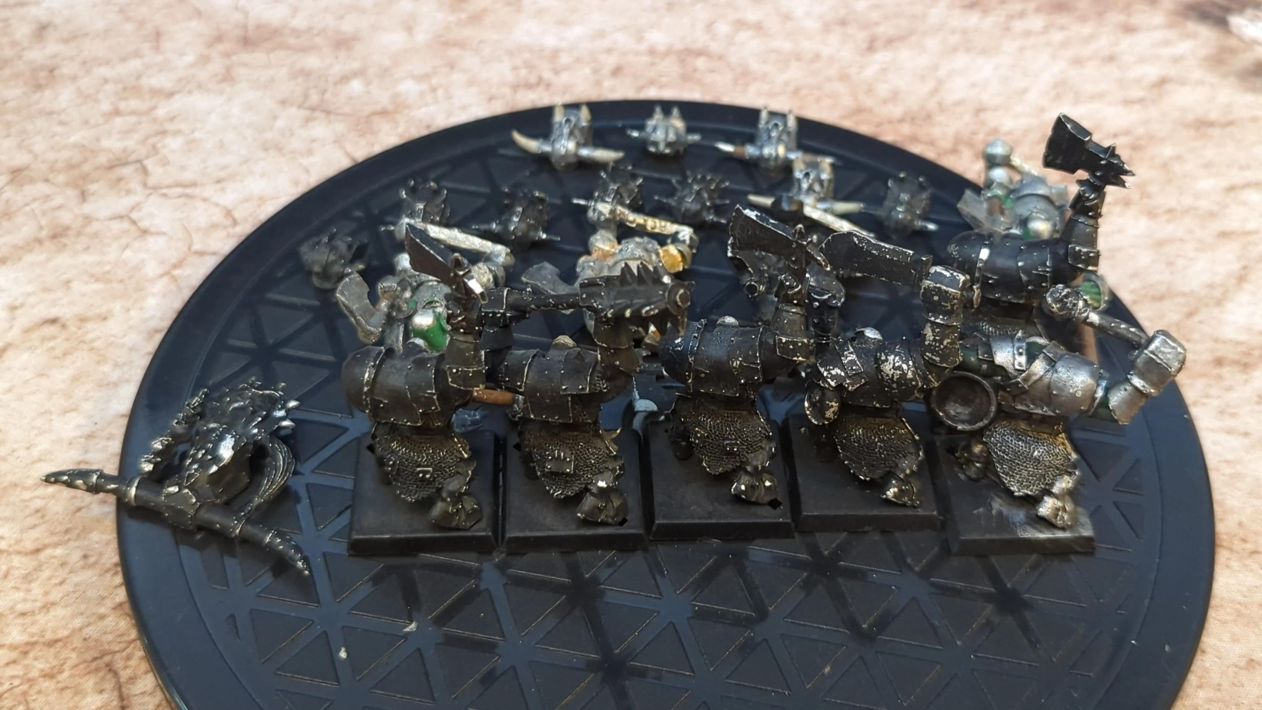The Old World Orc & Goblin Tribes: Black Orc Mob (oop metal) x10 - Image 2