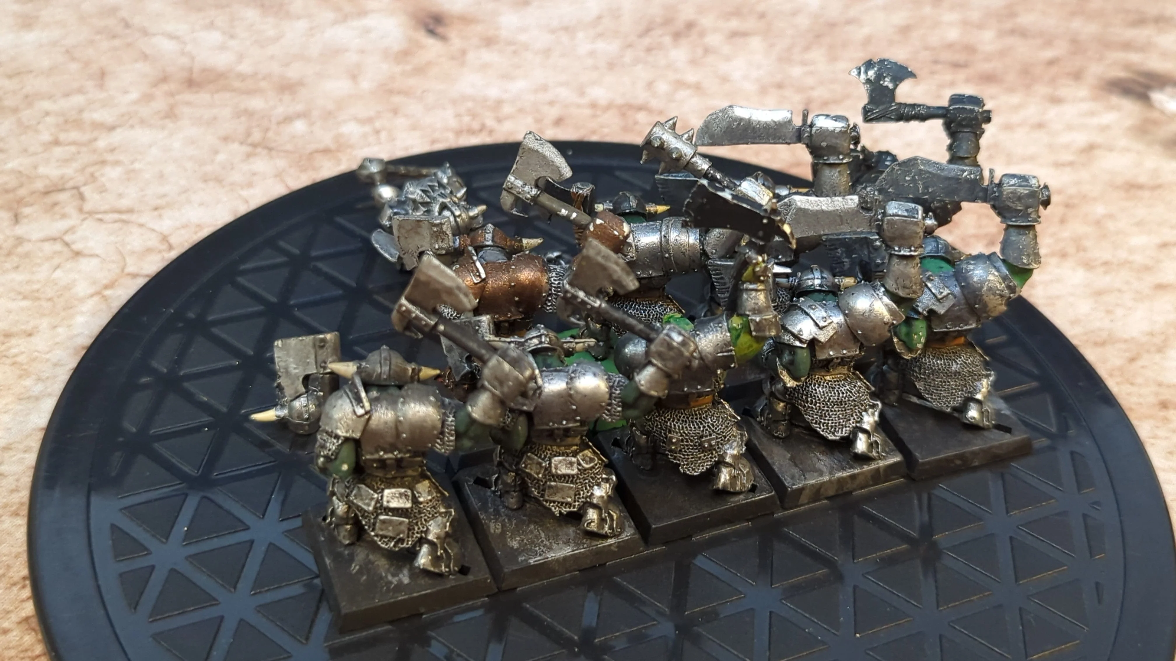 The Old World Orc & Goblin Tribes: Black Orc Mob (oop metal) x10 - Image 2
