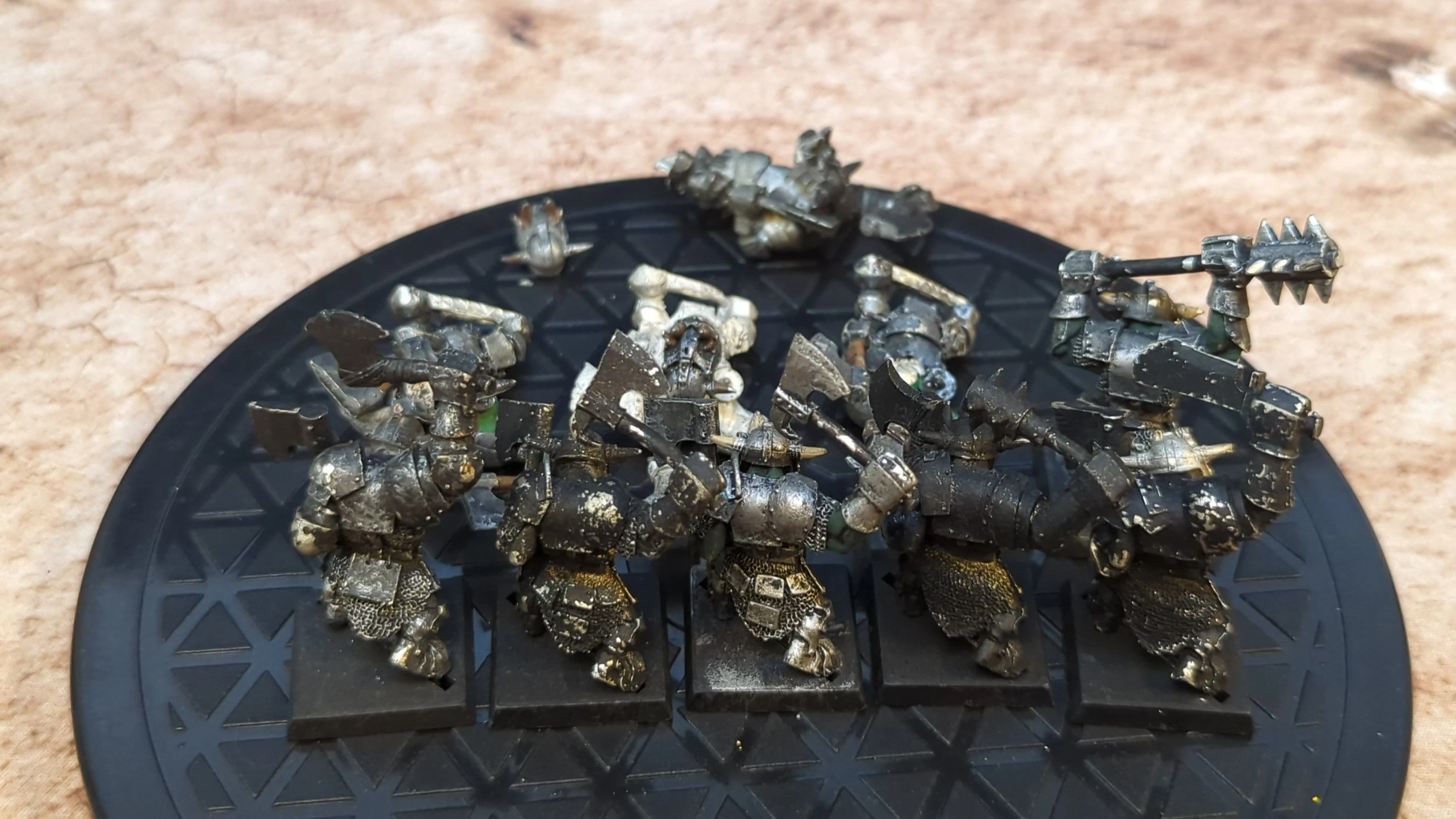 The Old World Orc & Goblin Tribes: Black Orc Mob (oop metal) x10 - Image 2