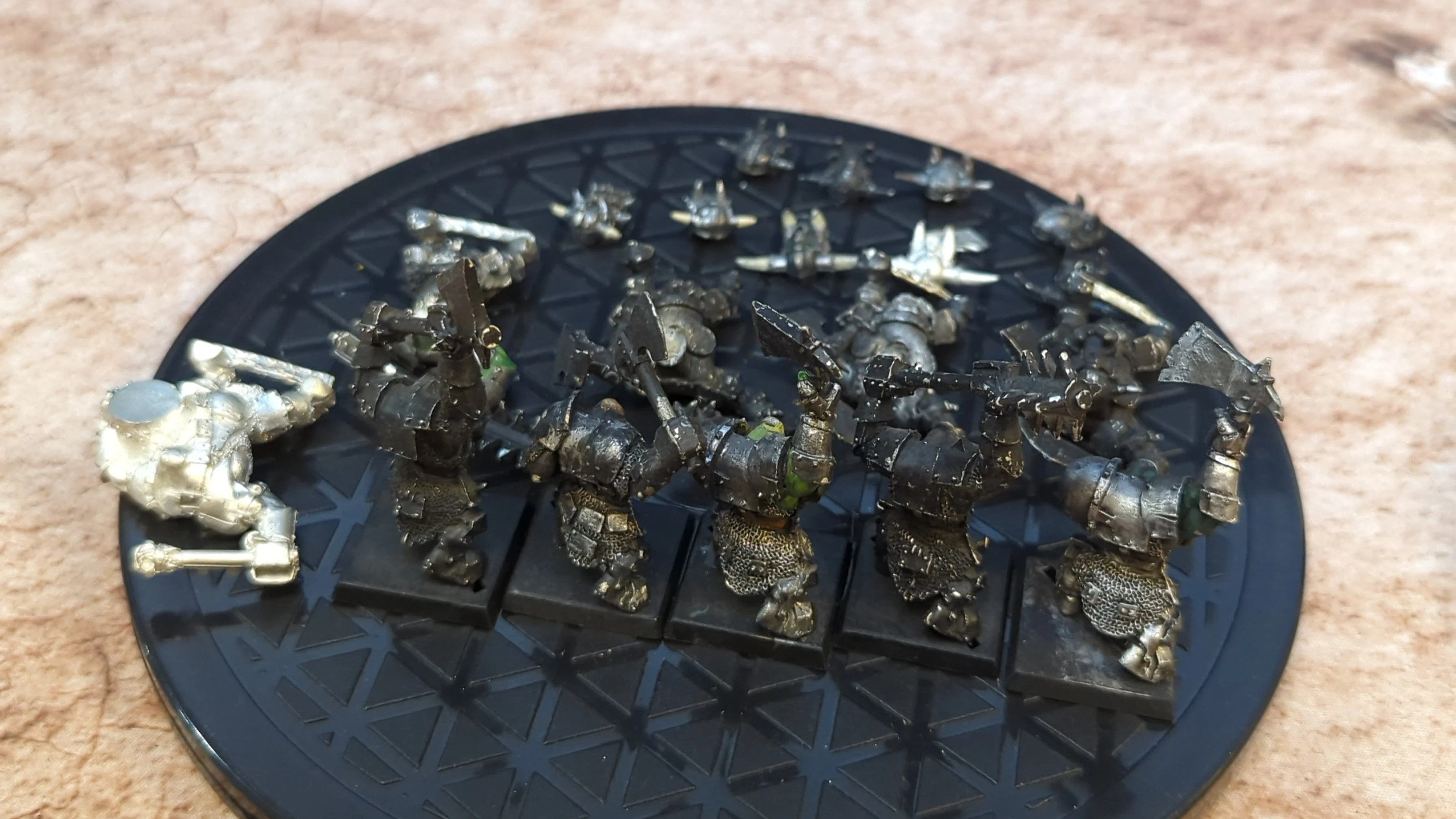 The Old World Orc & Goblin Tribes: Black Orc Mob (oop metal) x10 - Image 2