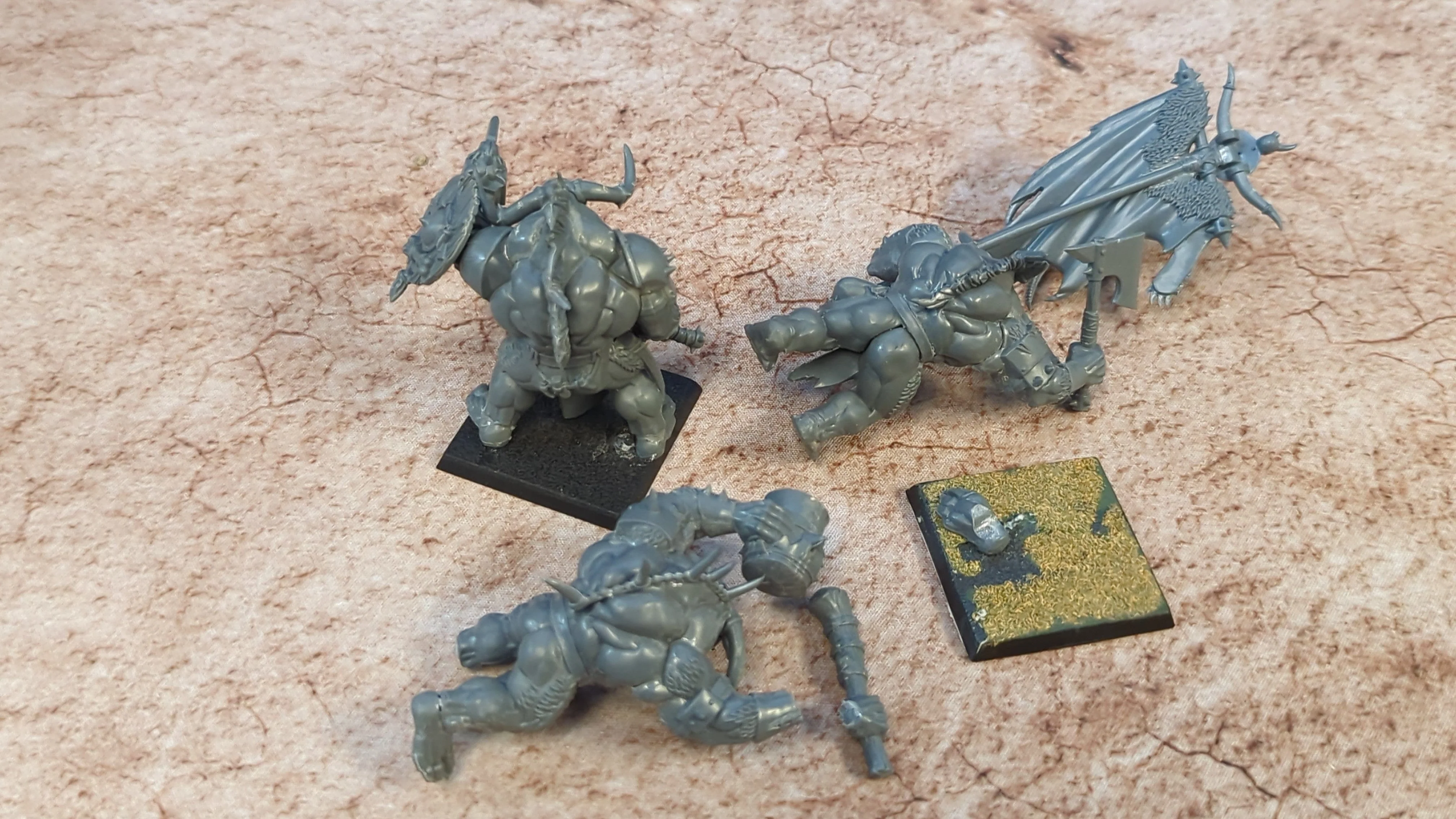 Age of Sigmar Beasts of Chaos Bullgors x3 - Image 2