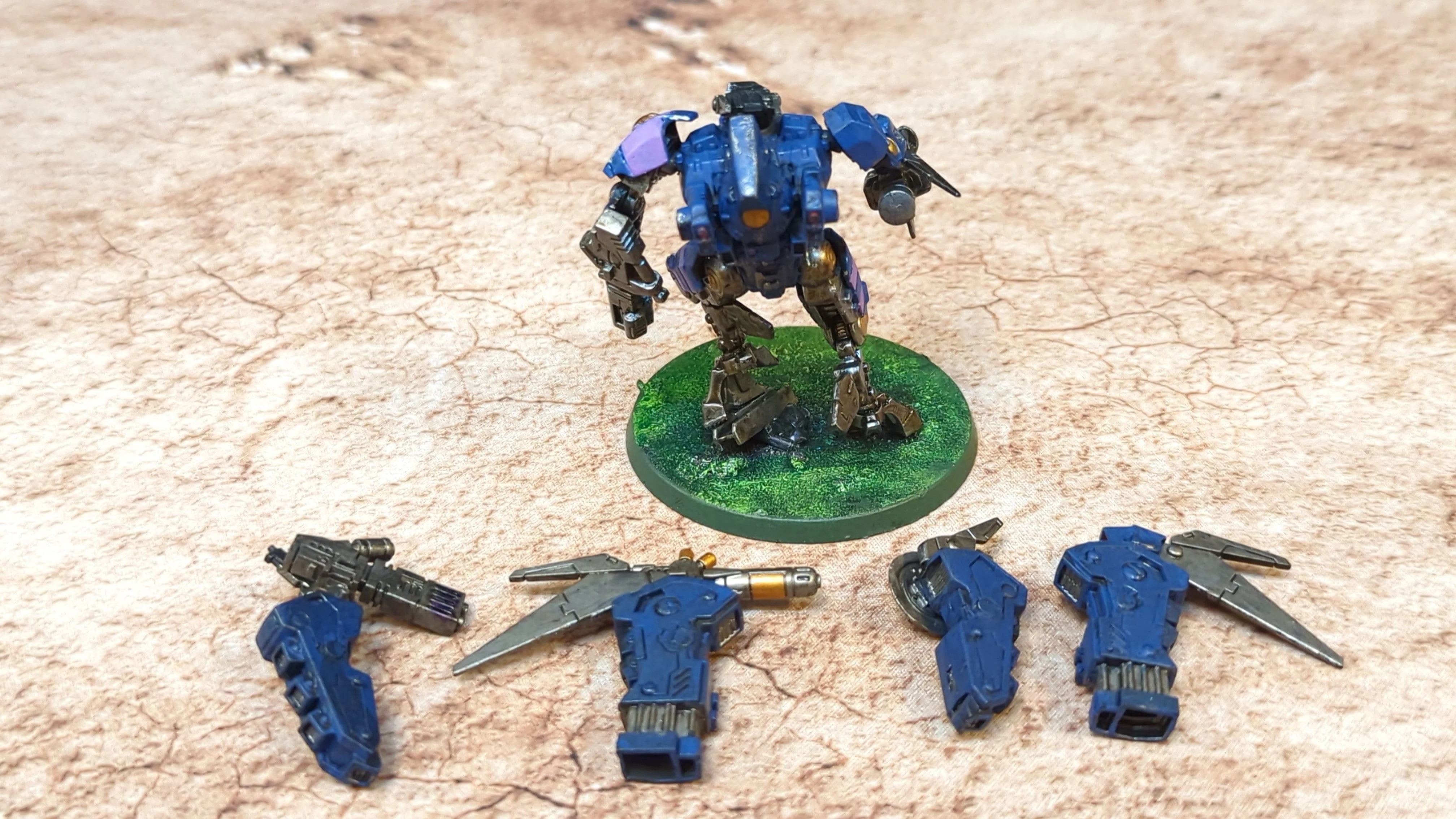 Warhammer 40k T'au Empire Commander x1 Painted - Image 2