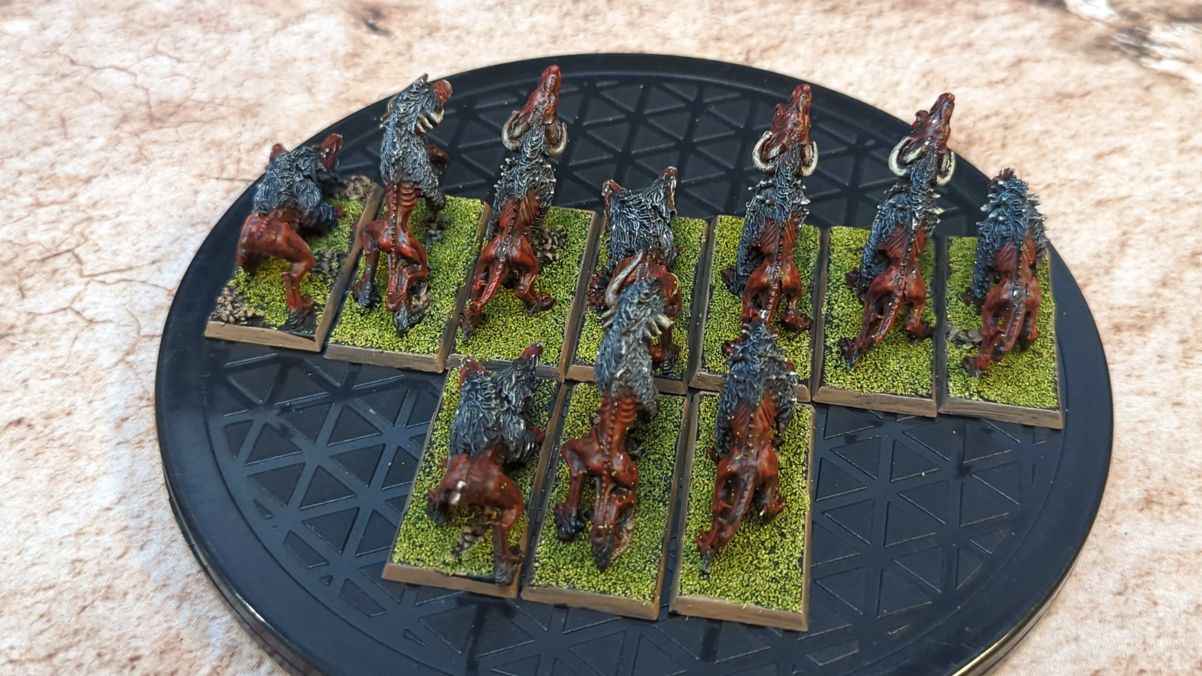 The Old World Chaos Hounds (OOP Metal) x11 OOP Painted - Image 2