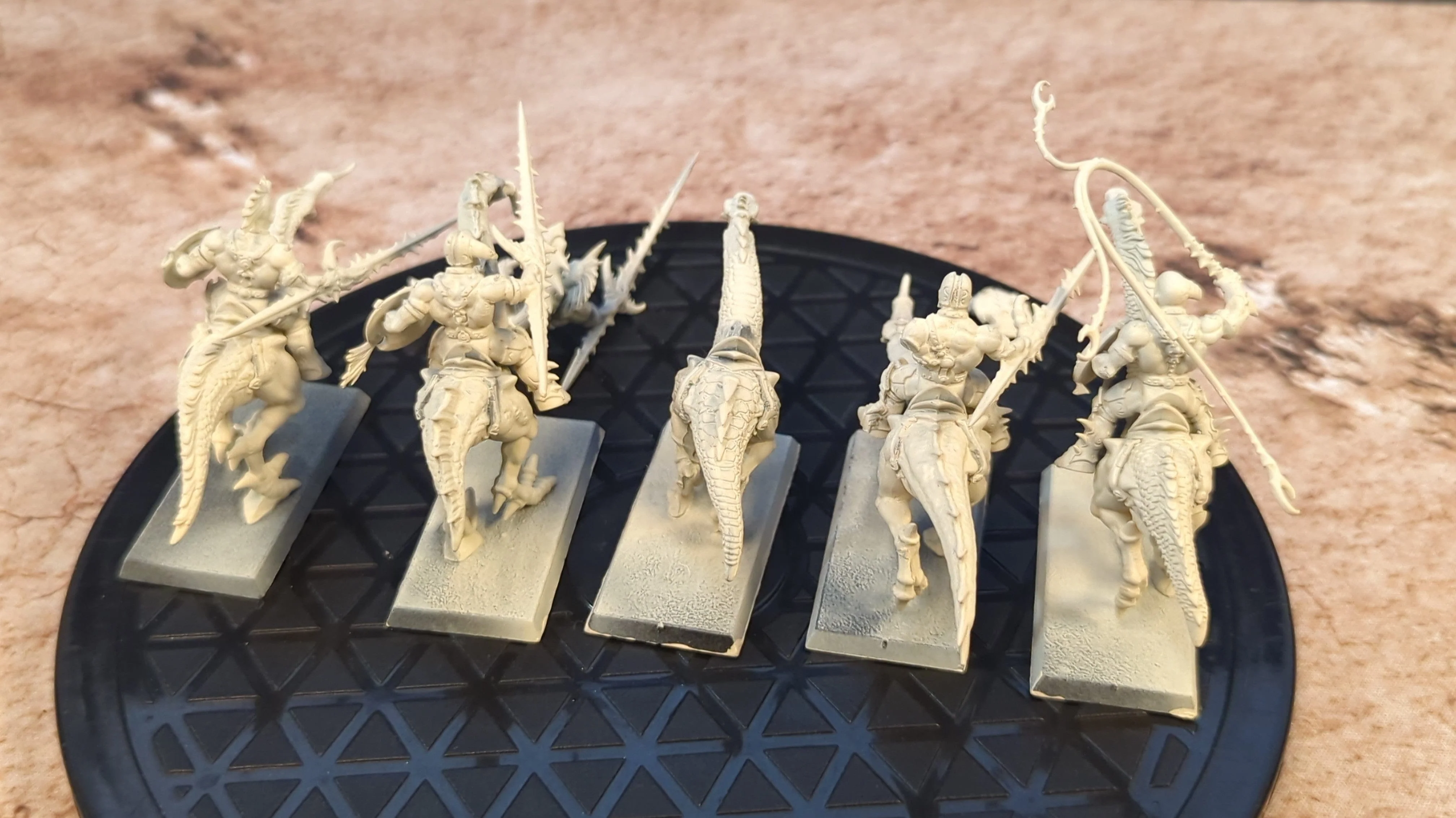 Age of Sigmar Hedonites of Slaanesh Hellstriders of Slaanesh x5 - Image 2