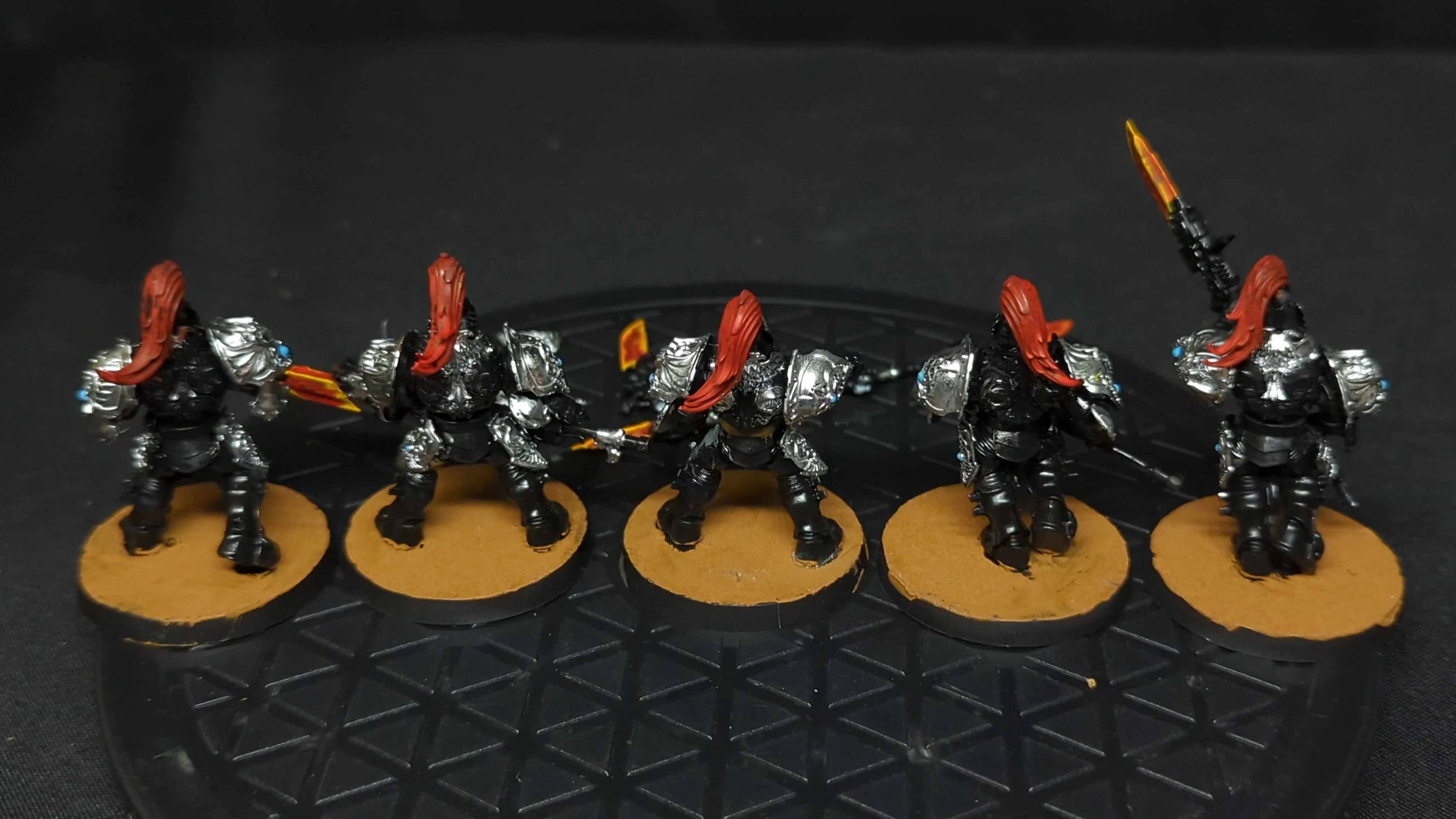 Warhammer 40k Adeptus Custodes Custodian Guard x5 Painted - Image 2