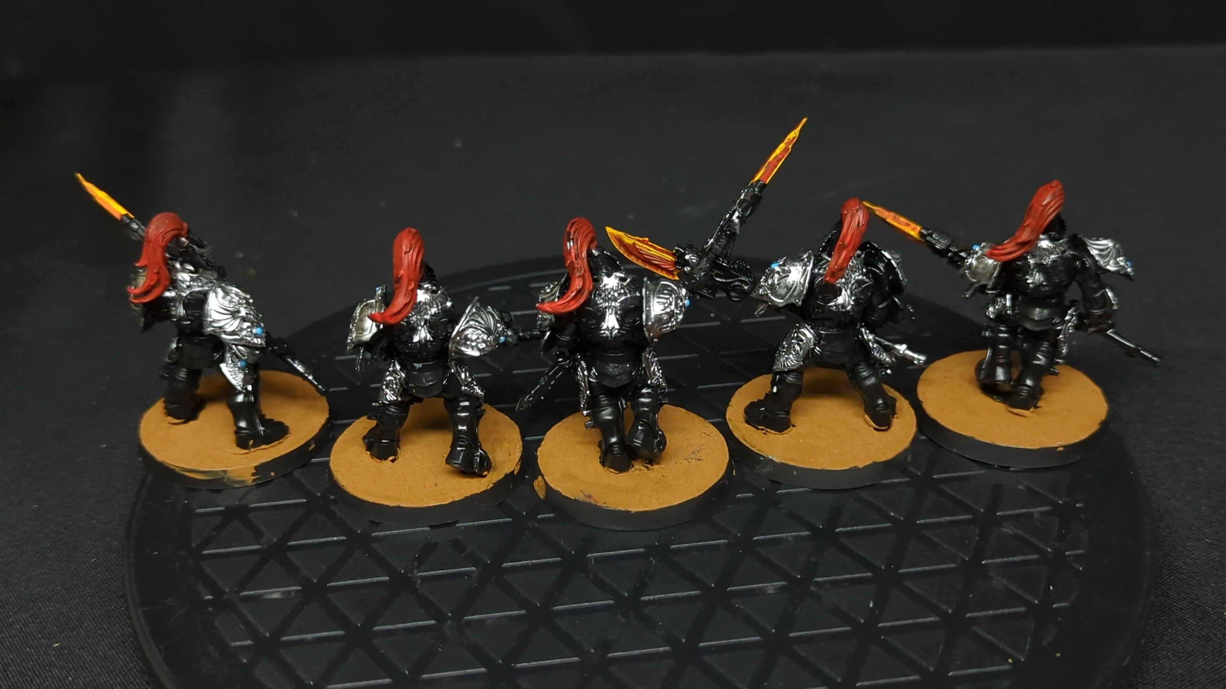Warhammer 40k Adeptus Custodes Custodian Guard x5 Painted - Image 2