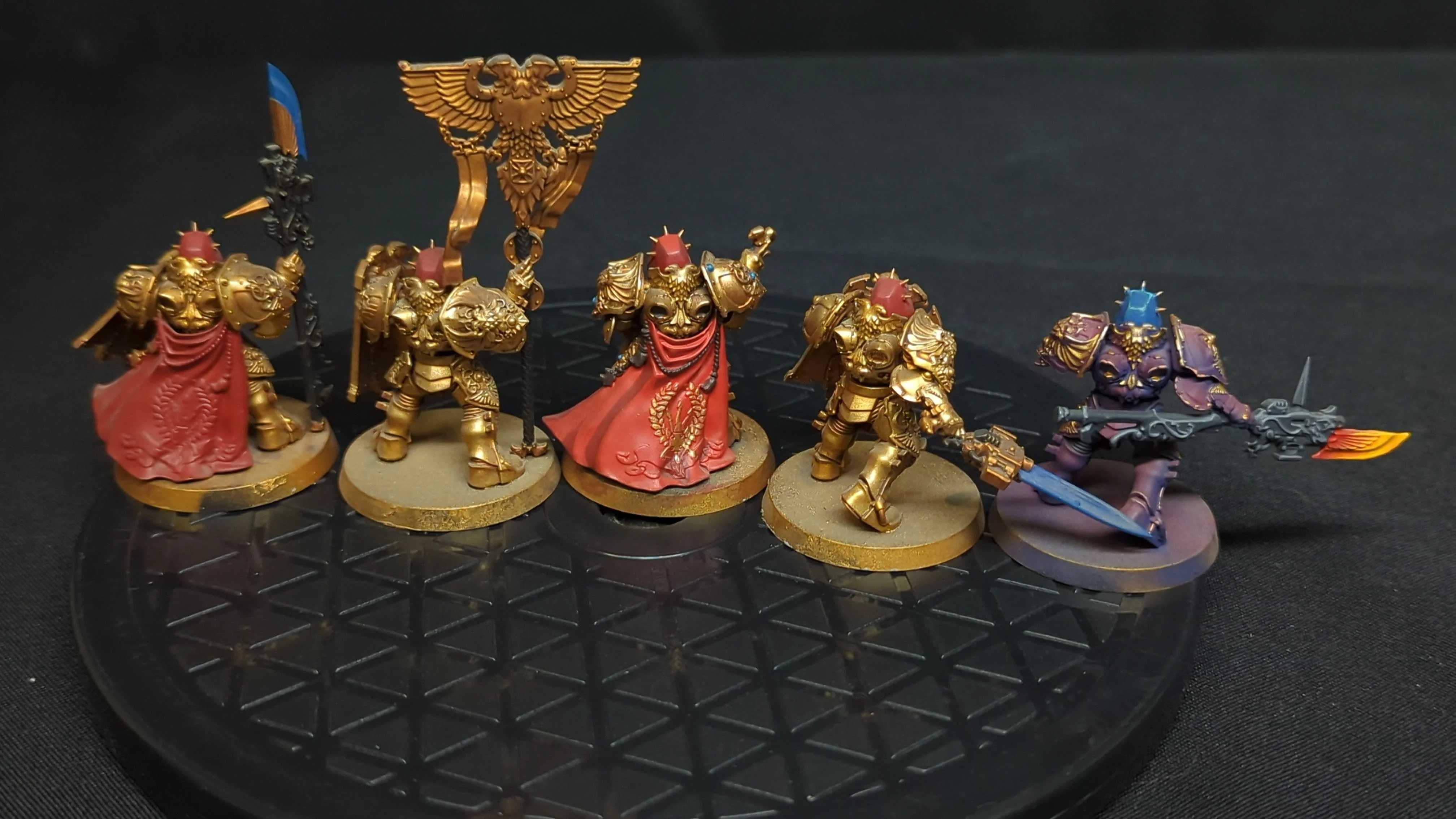 Warhammer 40k Adeptus Custodes Custodian Guard x5 Painted - Image 2
