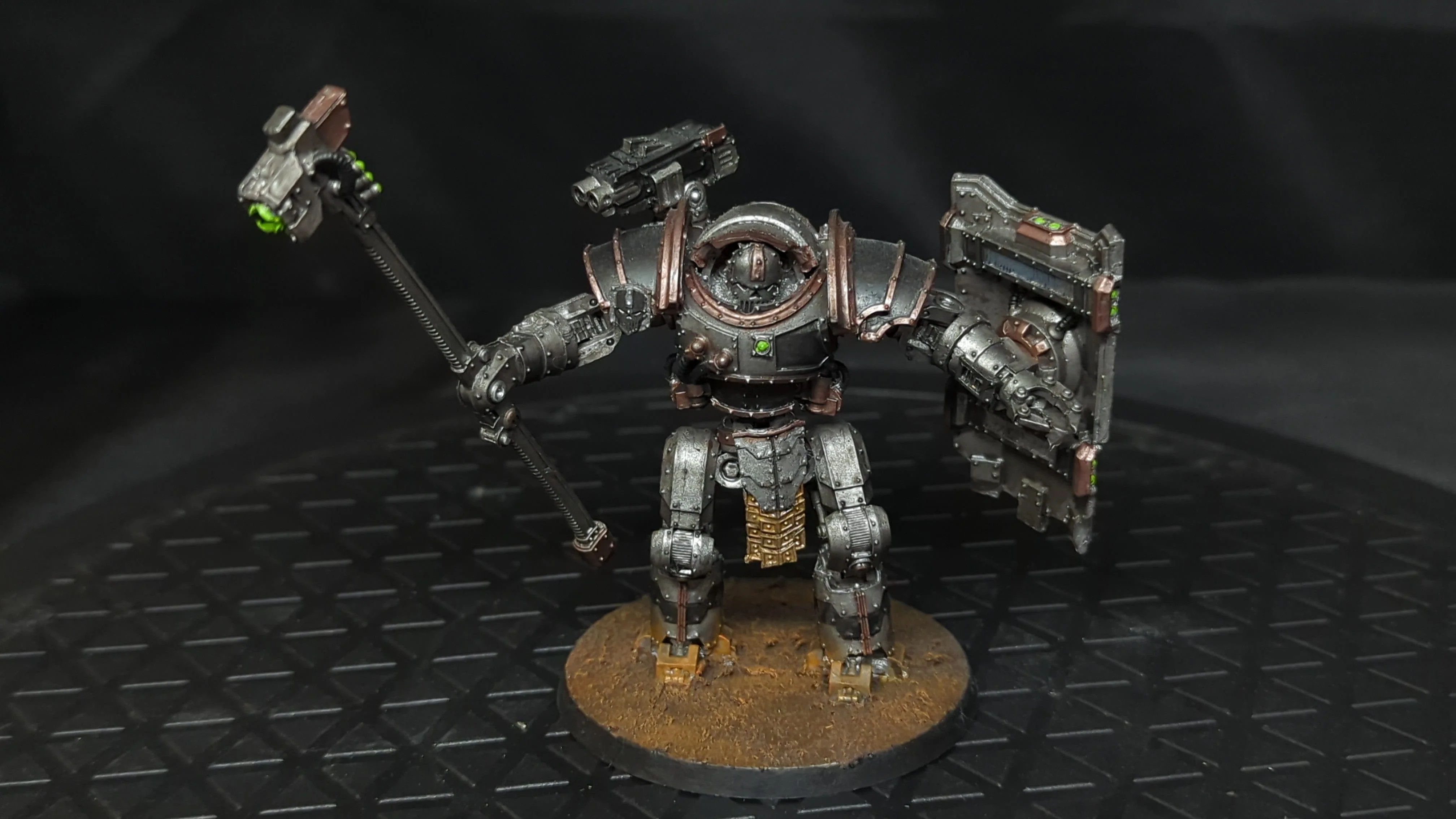 The Horus Heresy Iron Circle Domitar-Ferrum Class Battle-automata x1 Painted