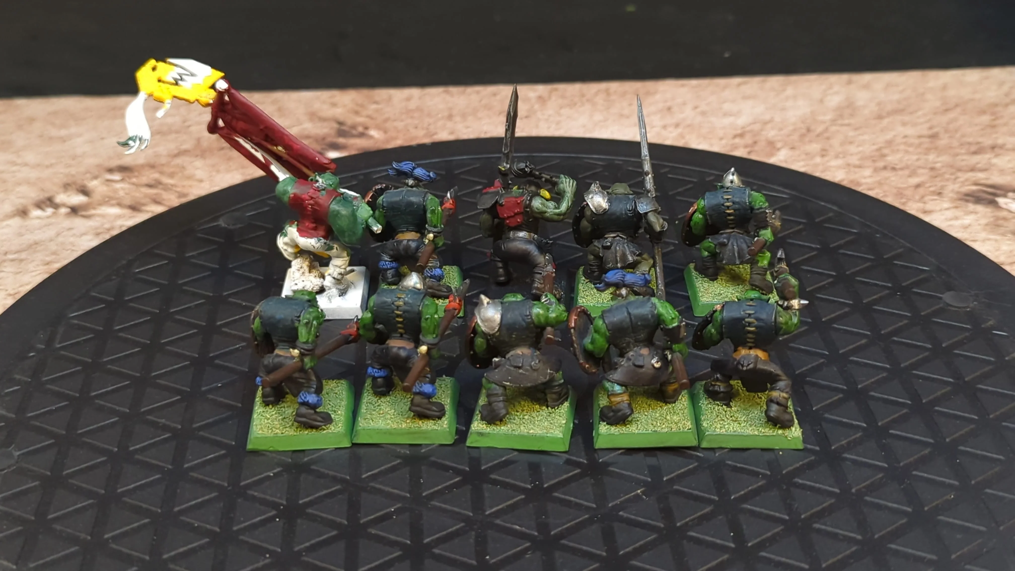 The Old World Orc & Goblin Tribes Orc Boyz Mob (OOP) x10 - Image 2