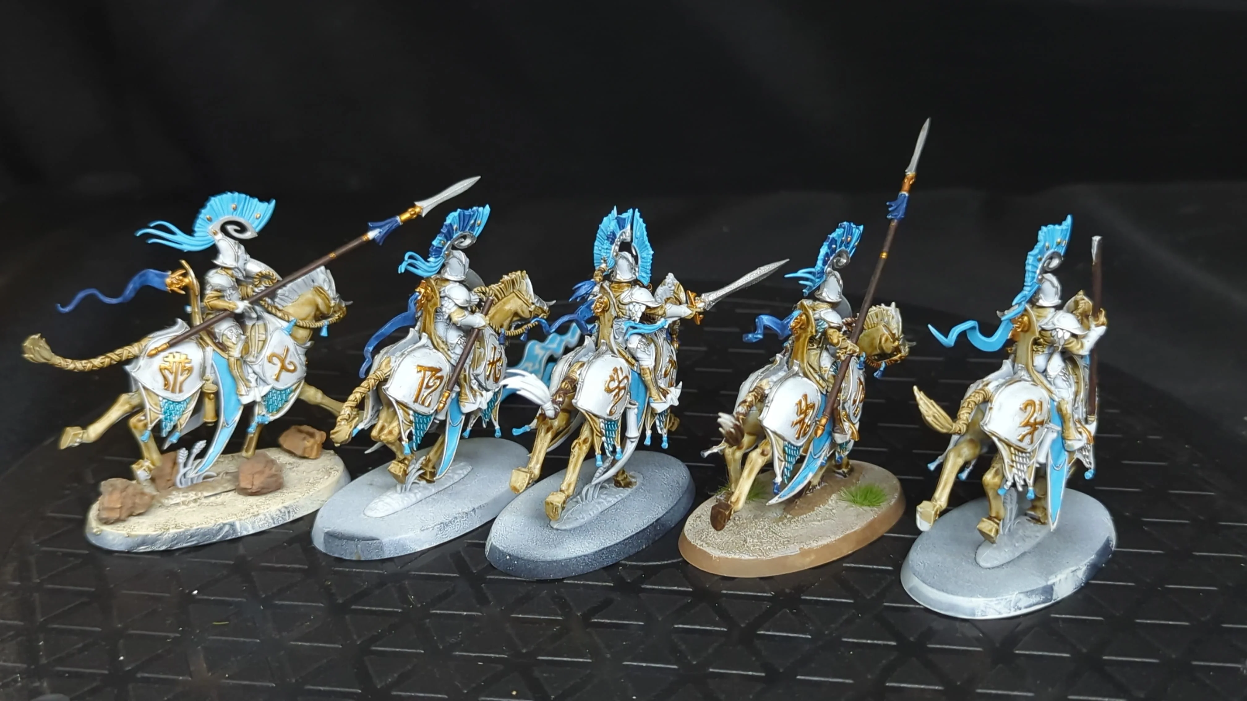 Age of Sigmar Lumineth Realm-Lords Vanari Dawnriders x5 - Image 2