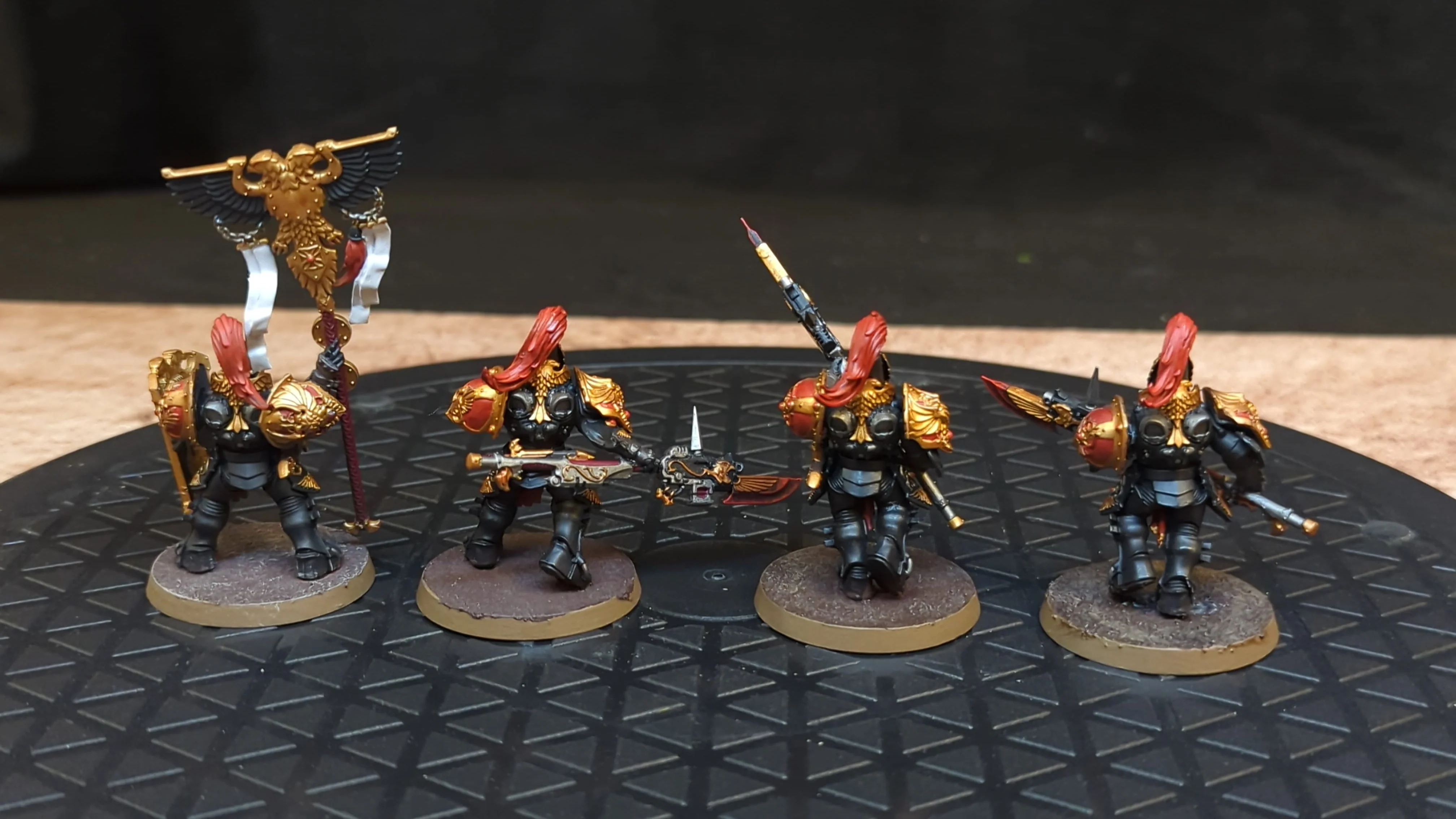 Warhammer 40k Adeptus Custodes Custodian Guard x4 Painted - Image 2