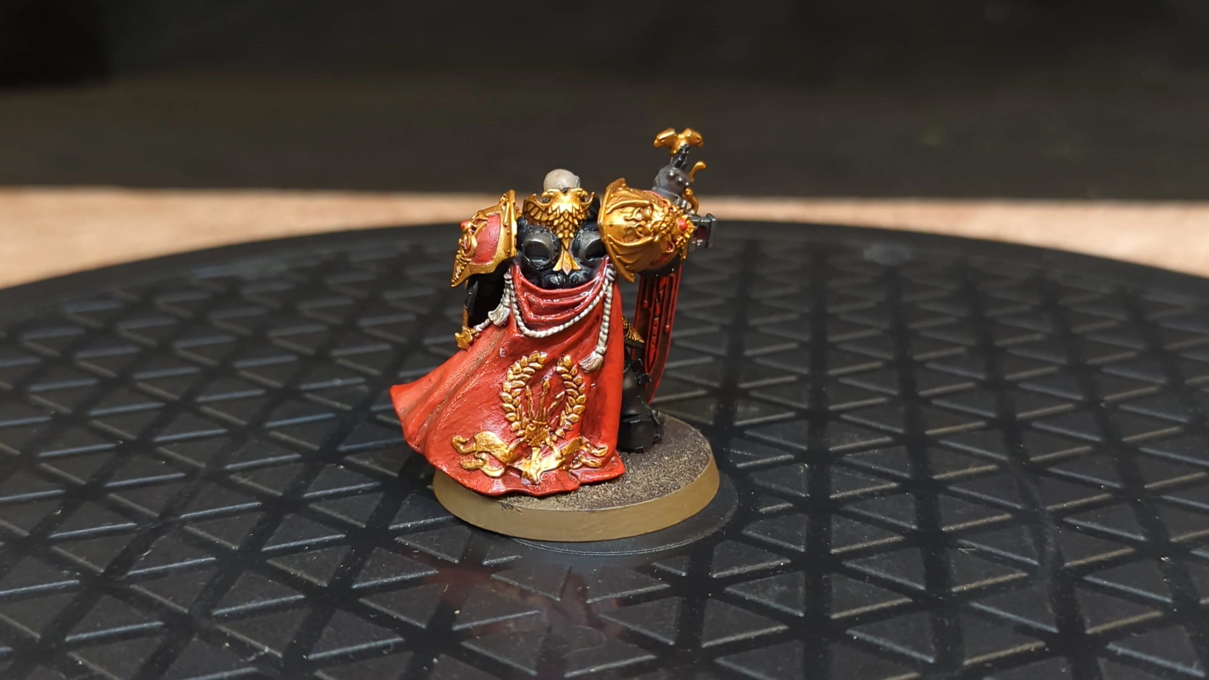 Warhammer 40k Adeptus Custodes Shield Captain x1 Painted - Image 2