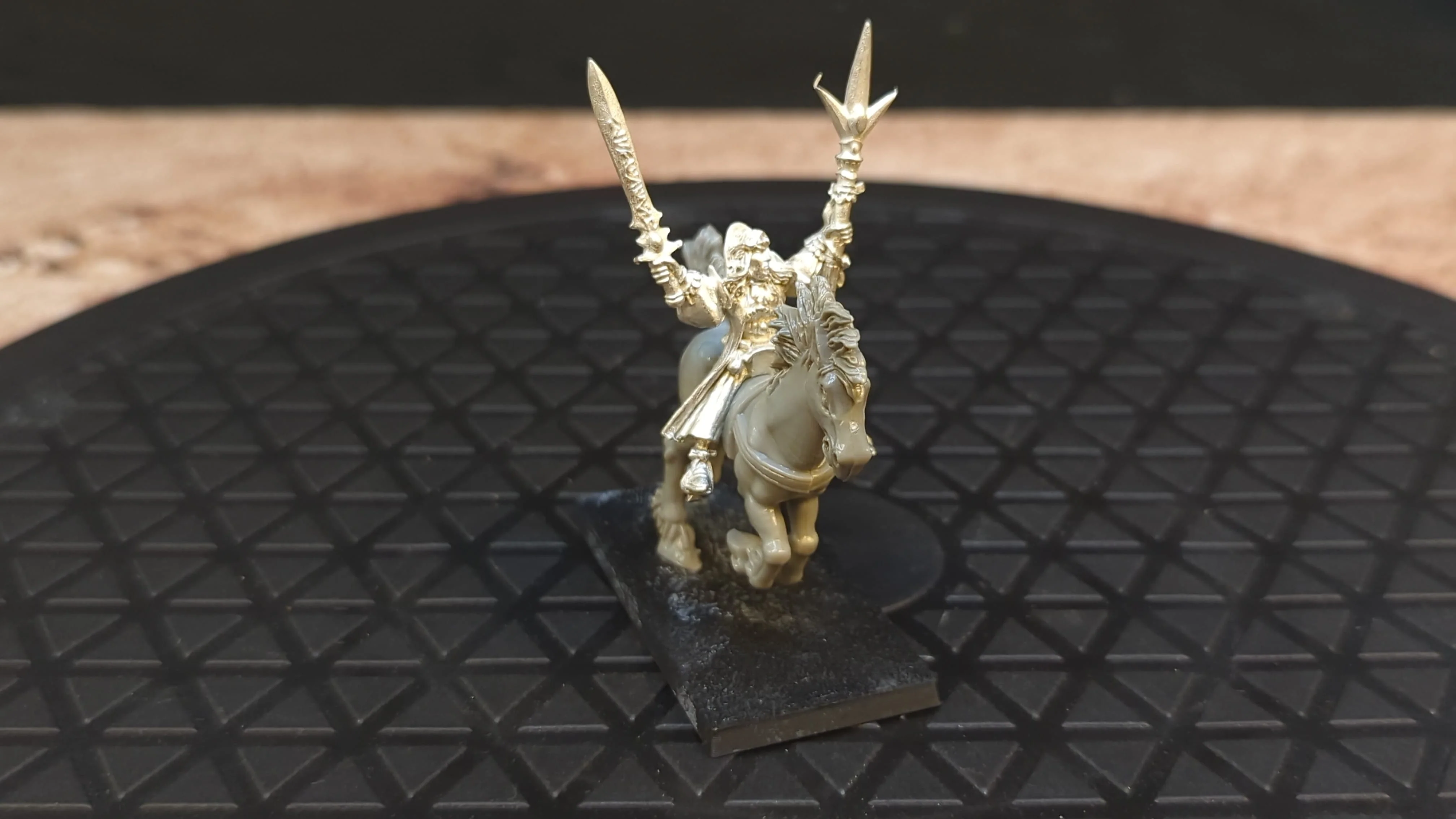 The Old World High Elf Realms Mage on steed (OOP Metal) x1 - Image 2