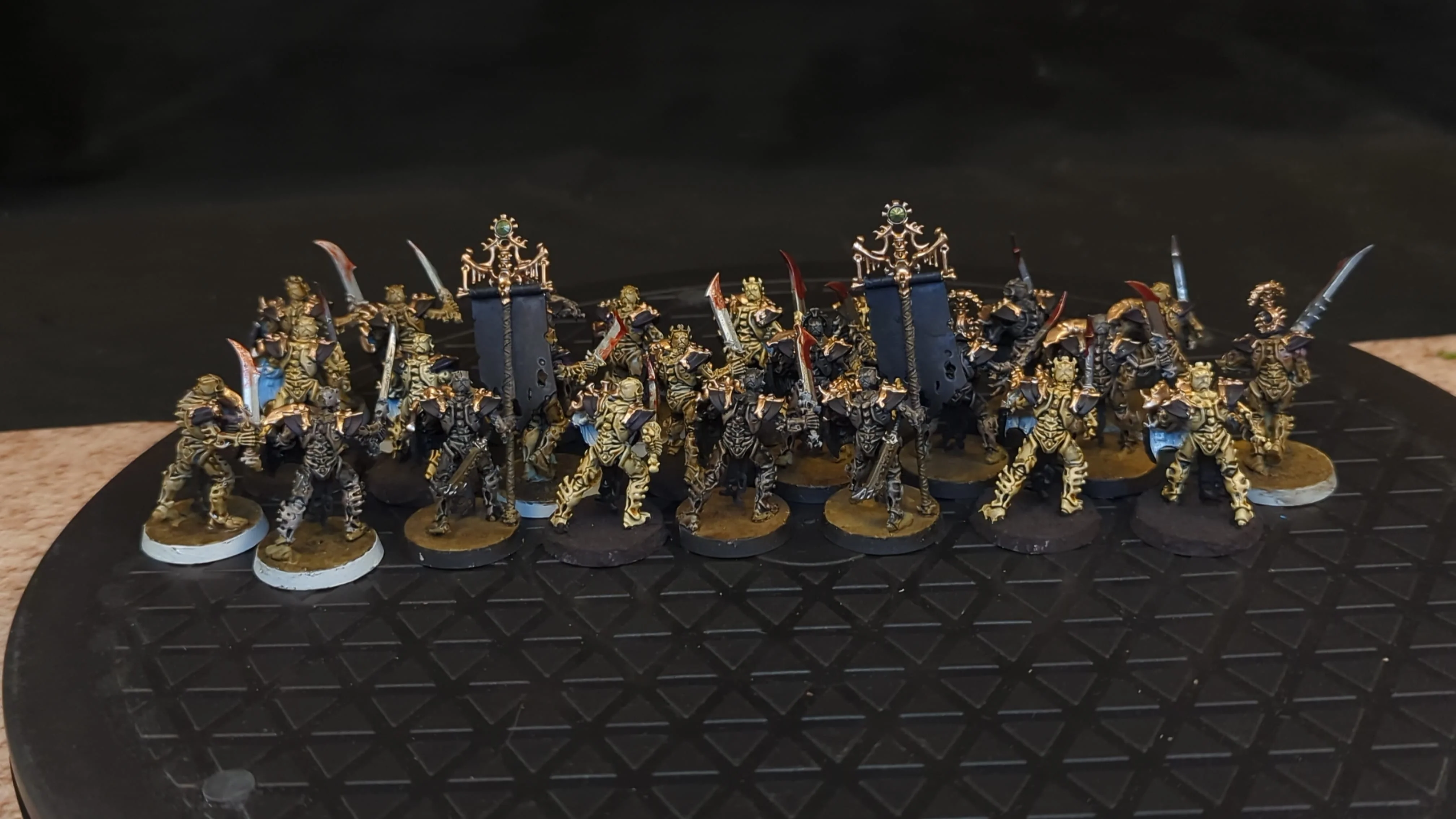 Age of Sigmar Ossiarch Bonereapers Mortek Guard x24 Painted - Image 2