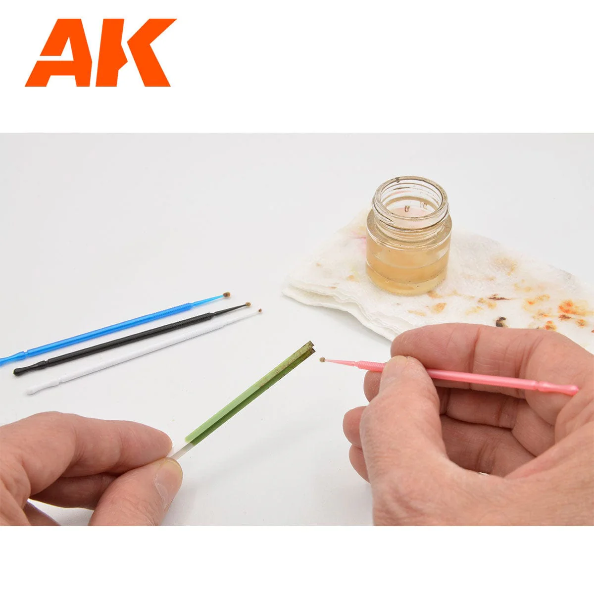 AK Interactive Multipurpose sticks for Weathering and Airbrush Cleaning (8units) - Image 7