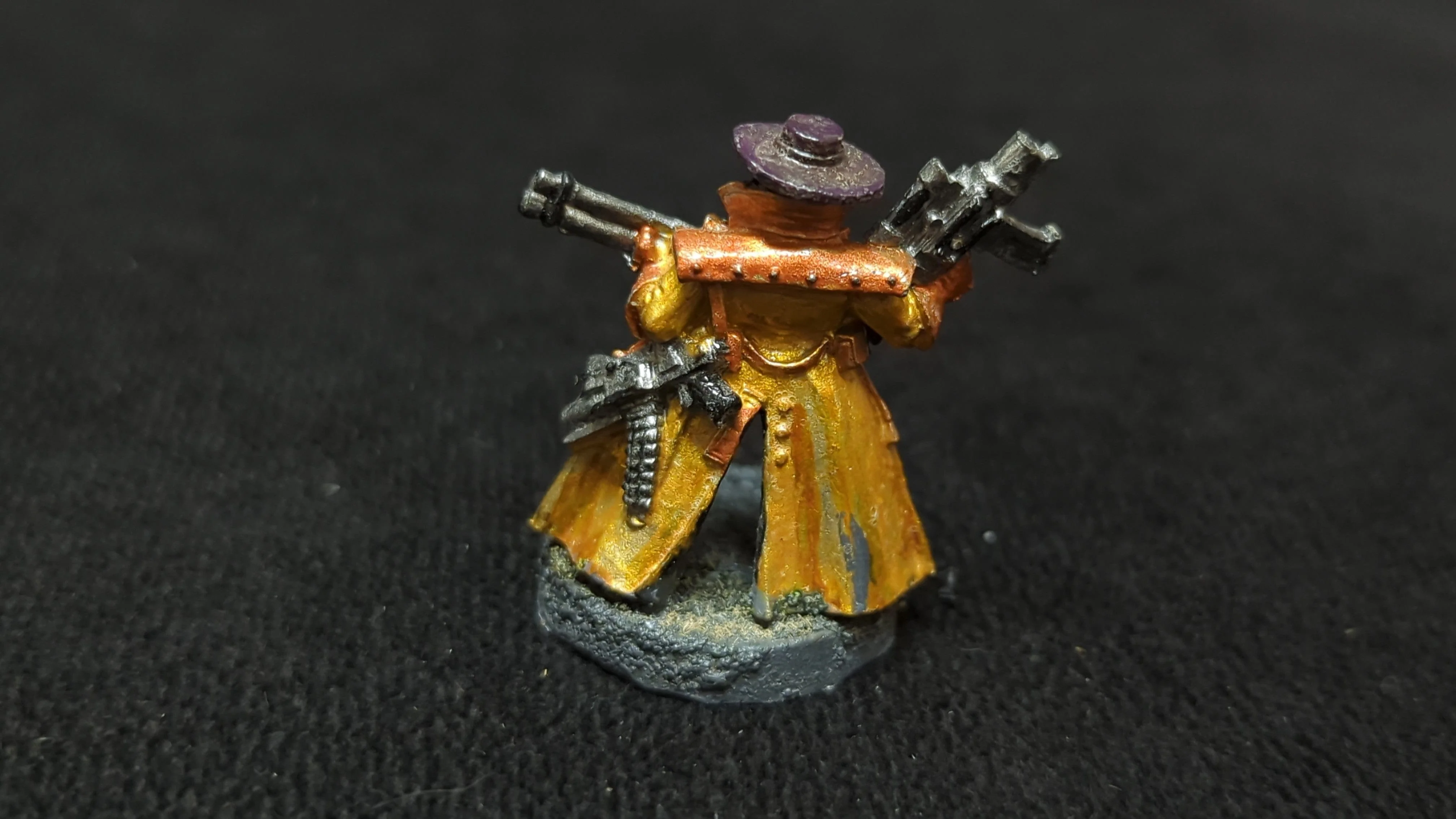 Necromunda Necromunda Outlander Bounty Hunter Trench Coat Delaque x1 OOP Painted - Image 2