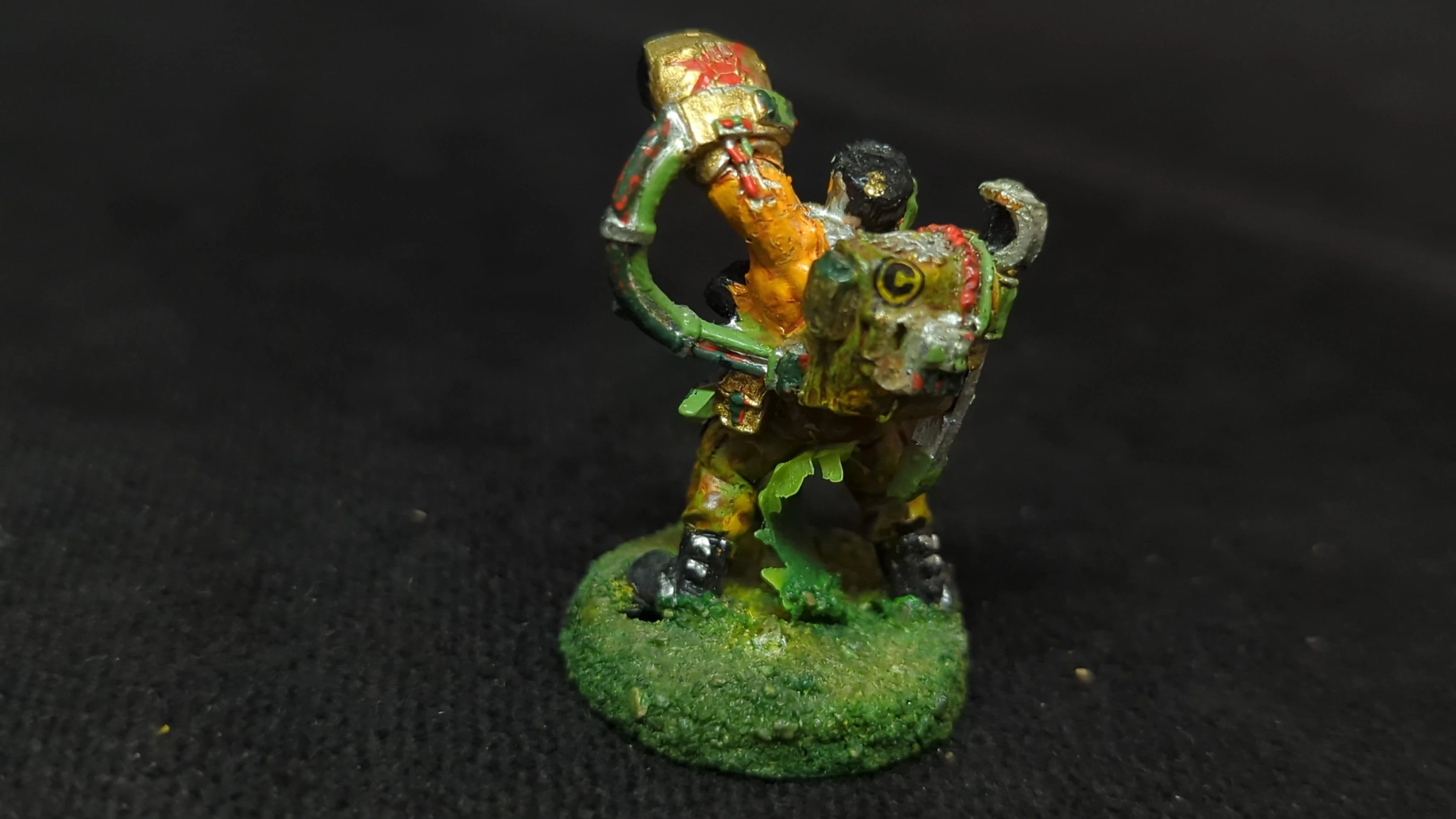 Warhammer 40k Astra Mlitarum Catachan Jungle Fighters Company Commander x1 OOP Painted - Image 2