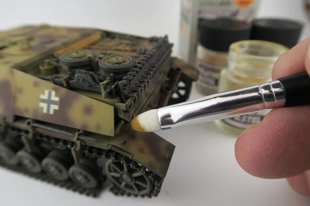 Mr Hobby MB33 Mr. Weathering Small Sponge - Image 2